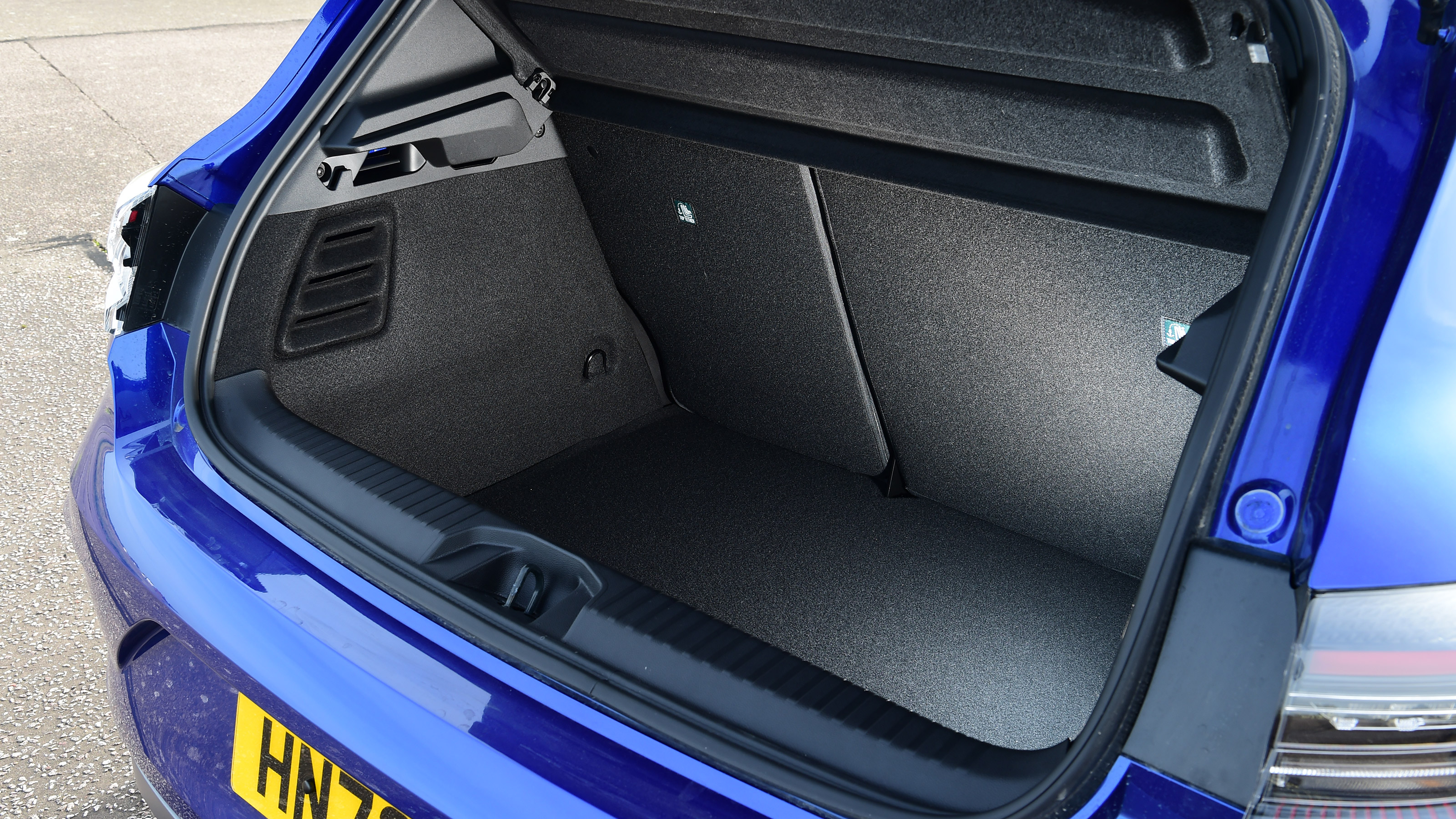 Renault Clio UK boot
