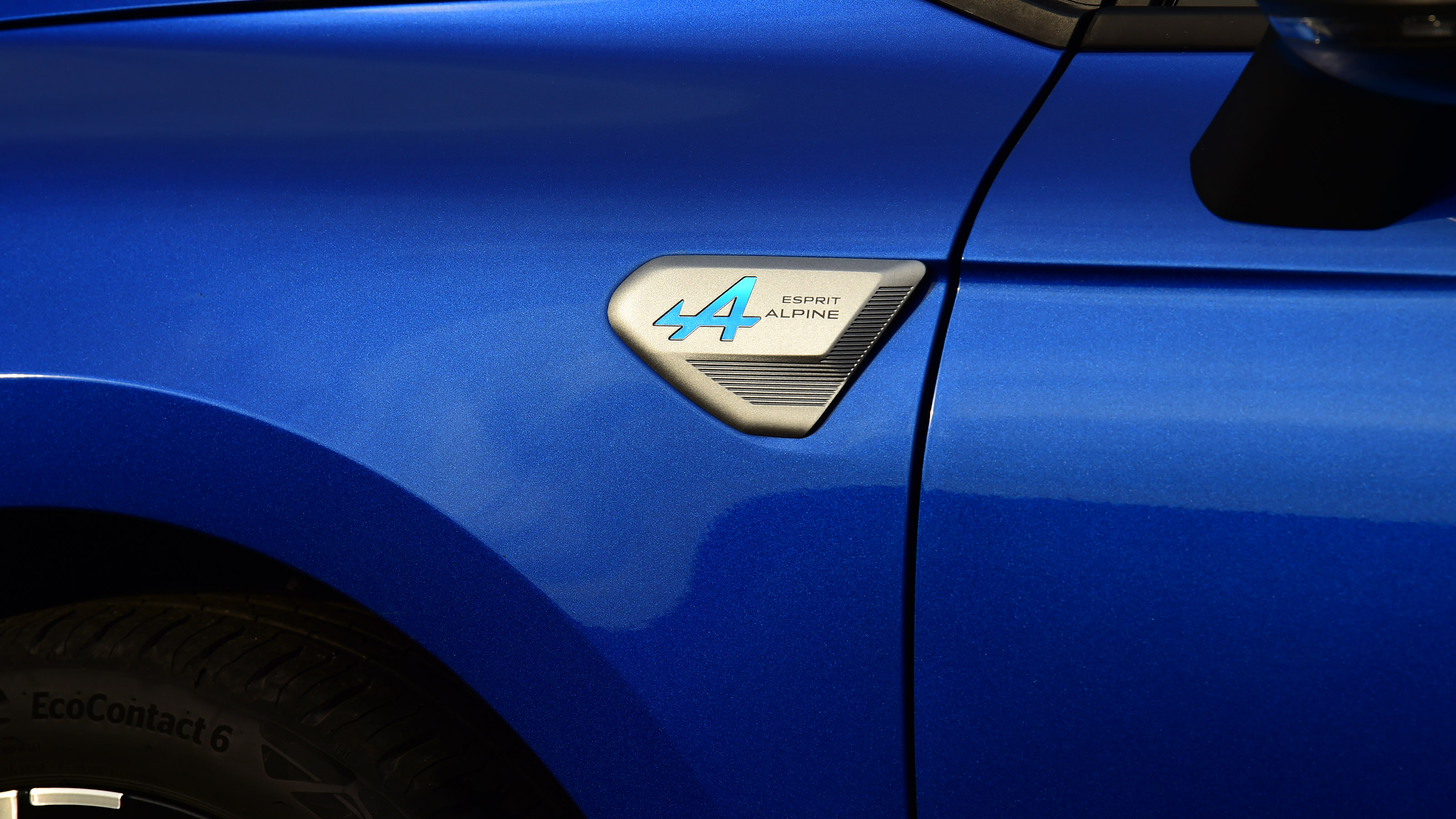 Renault Clio UK badge