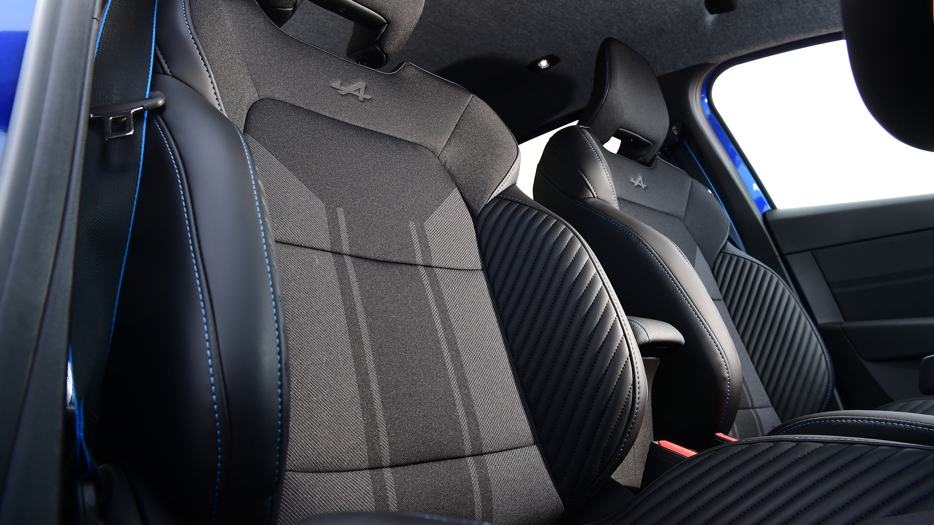 Renault Clio UK front seats