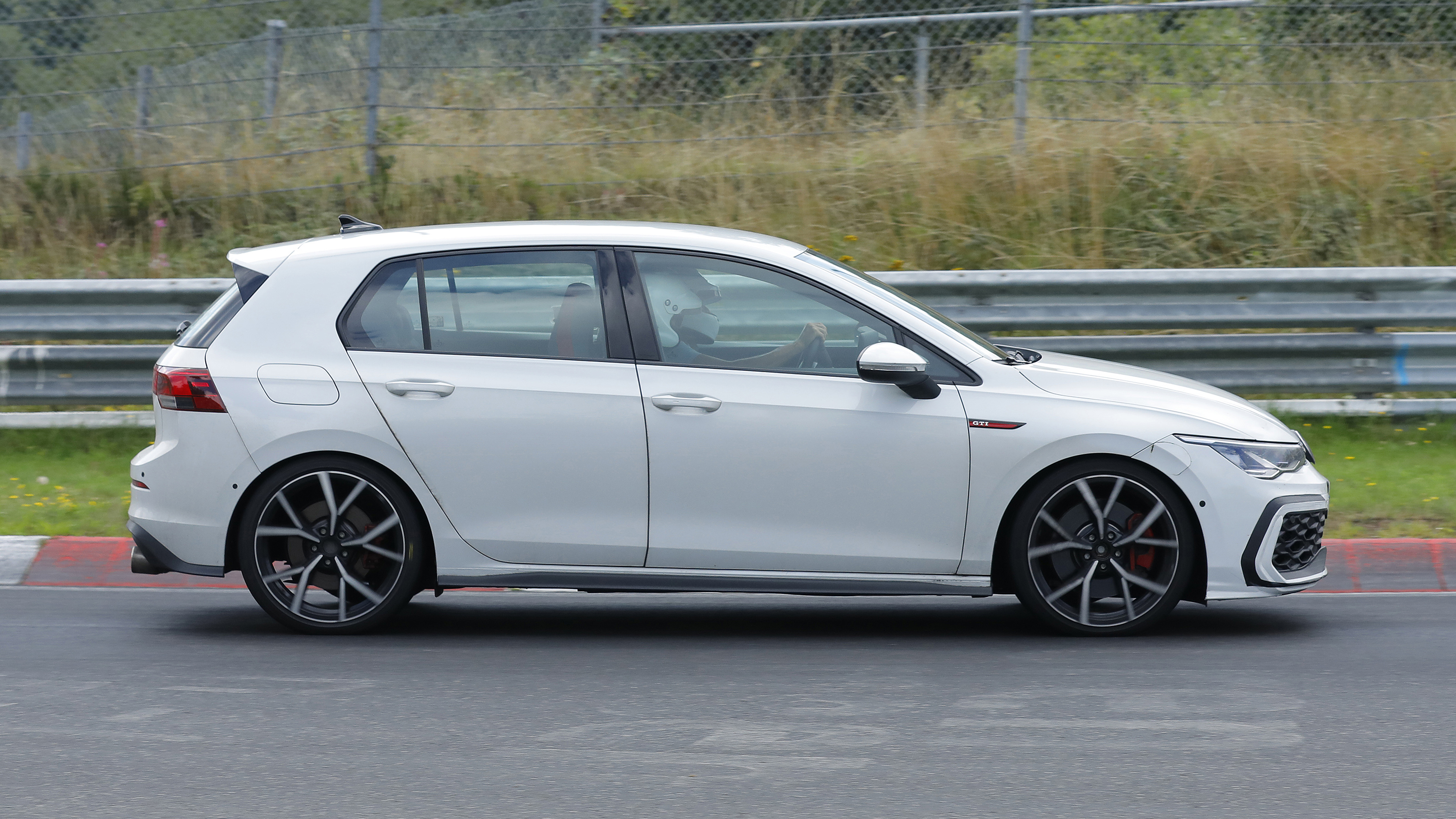 Facelifted Volkswagen Golf GTI