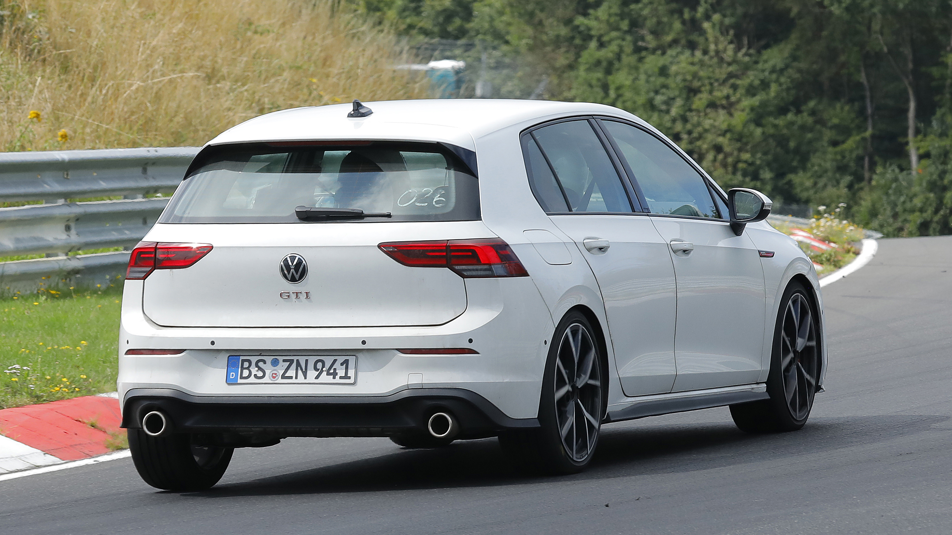 Facelifted Volkswagen Golf GTI