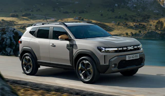 2024 Dacia Duster front-quarter dynamic view
