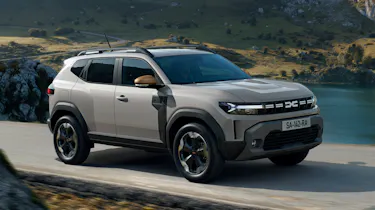 2024 Dacia Duster front-quarter dynamic view