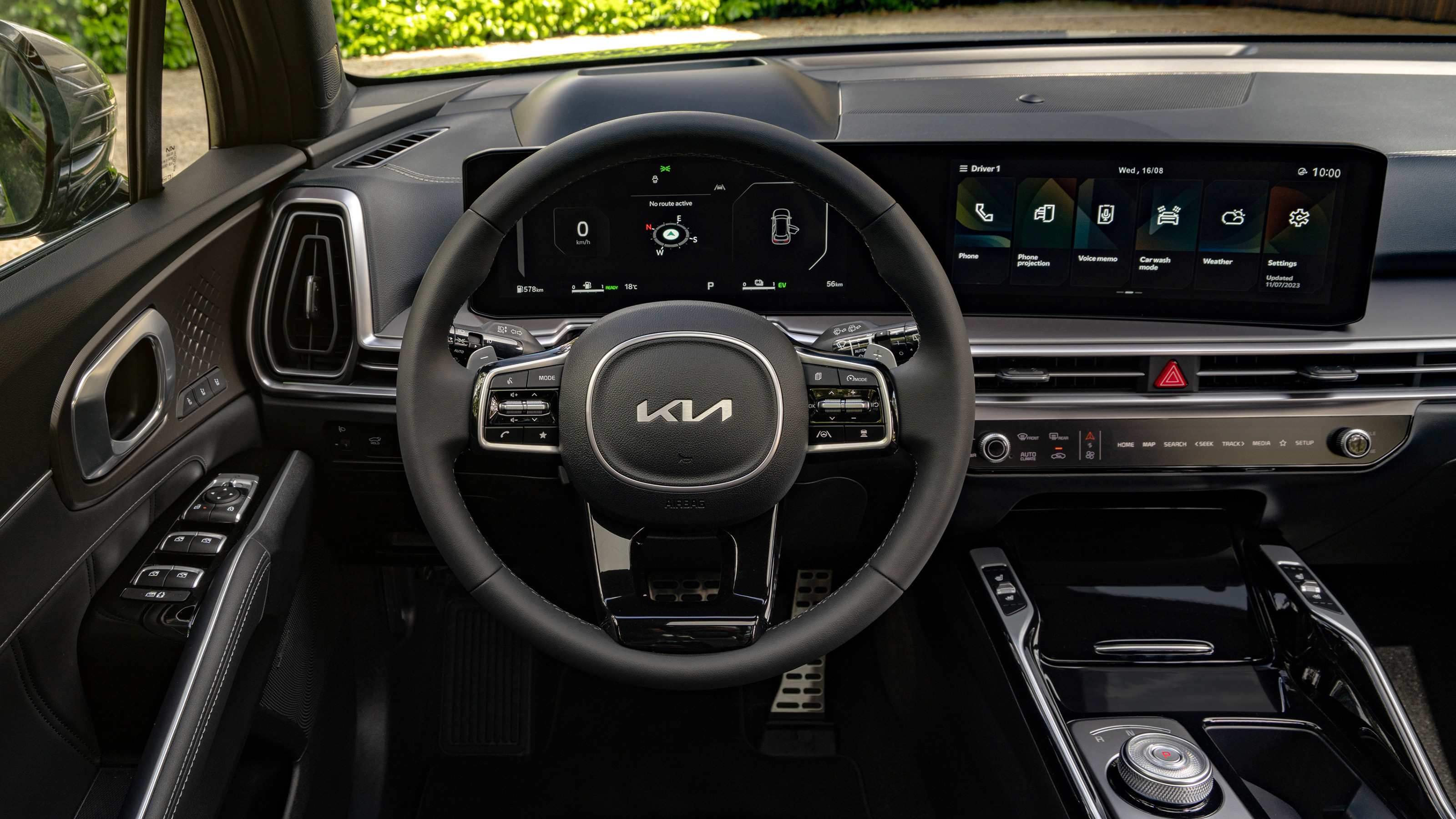 Facelifted Kia Sorento dashboard view