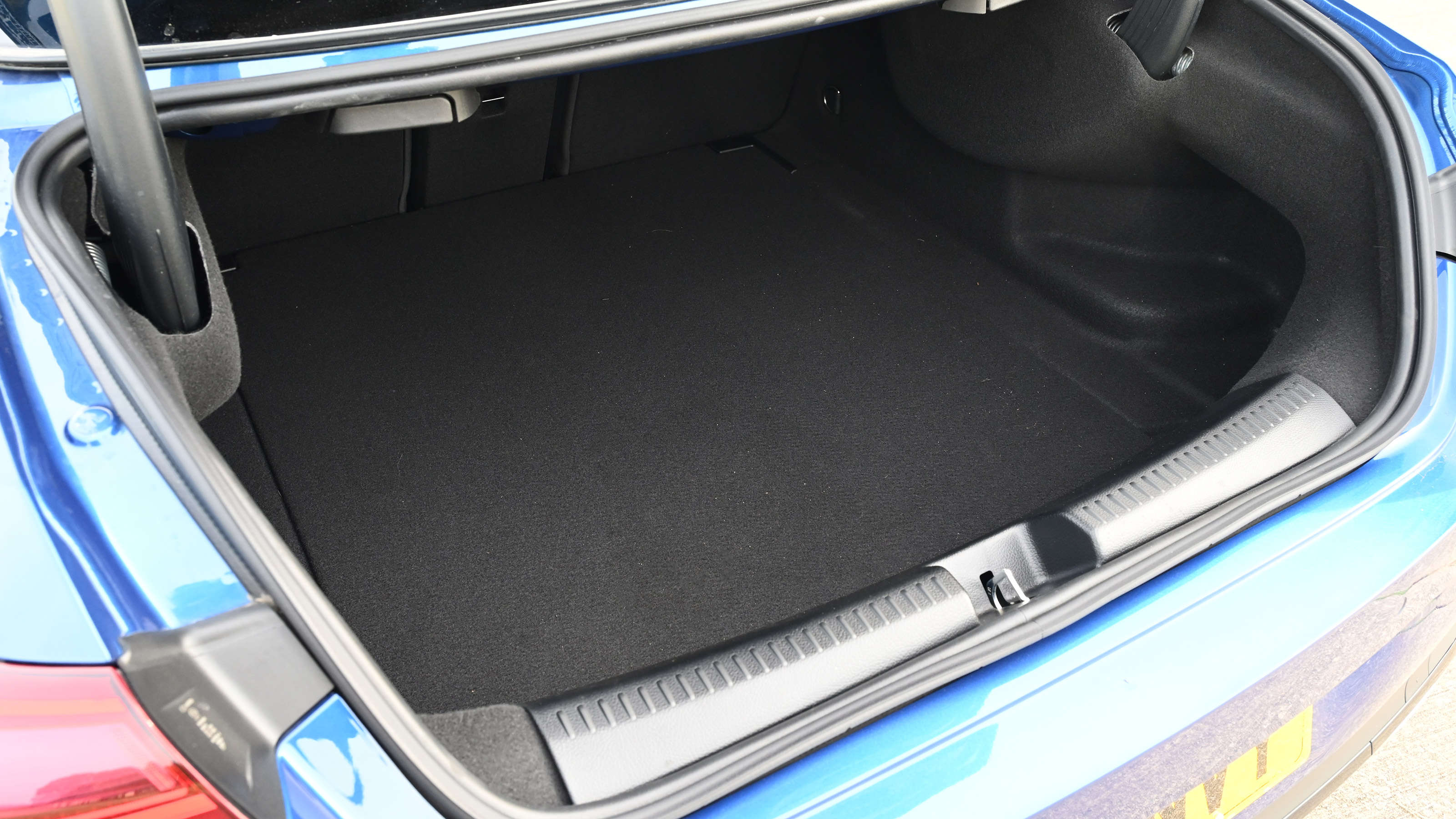 Mercedes CLA boot