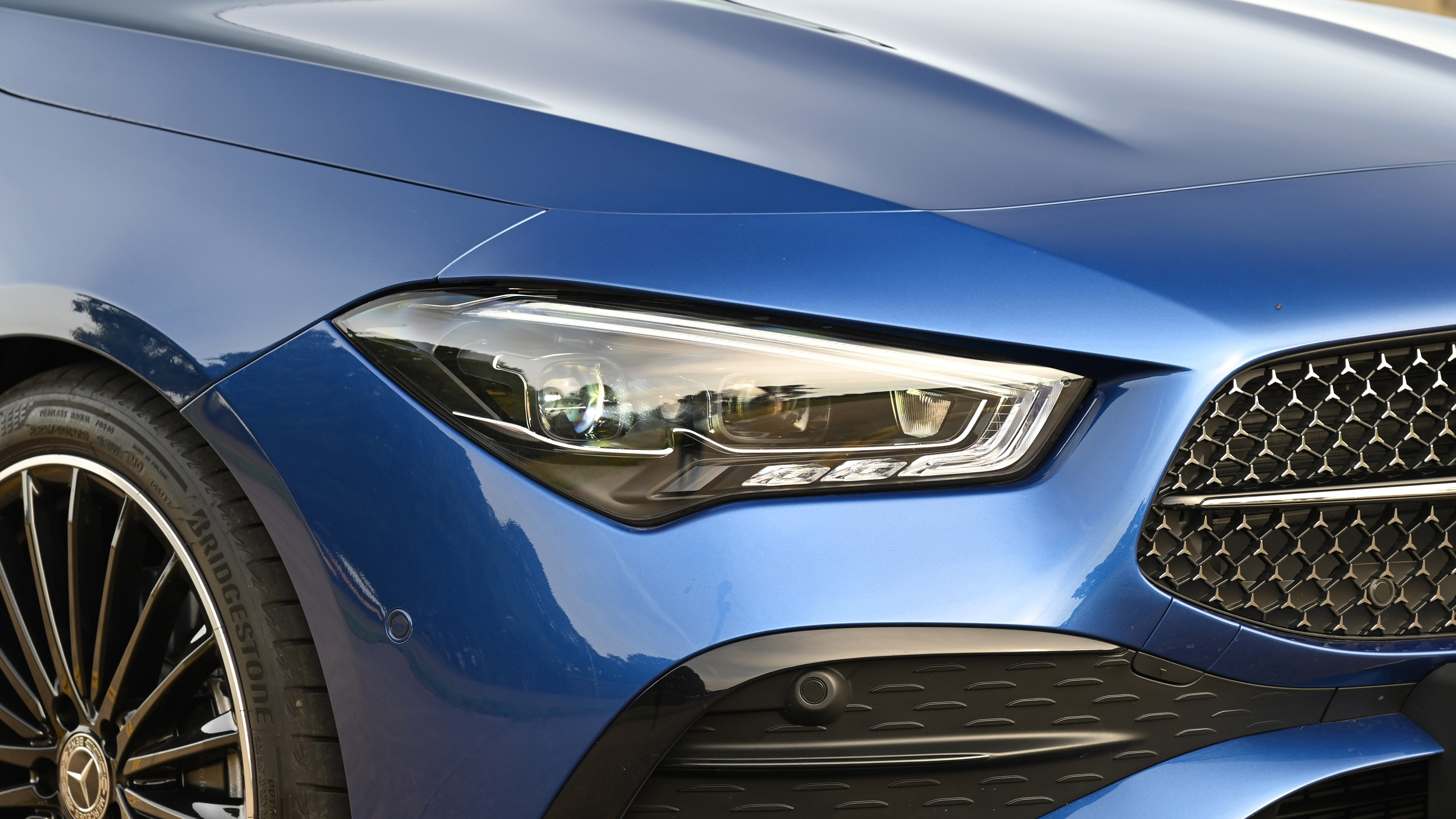 Mercedes CLA headlights