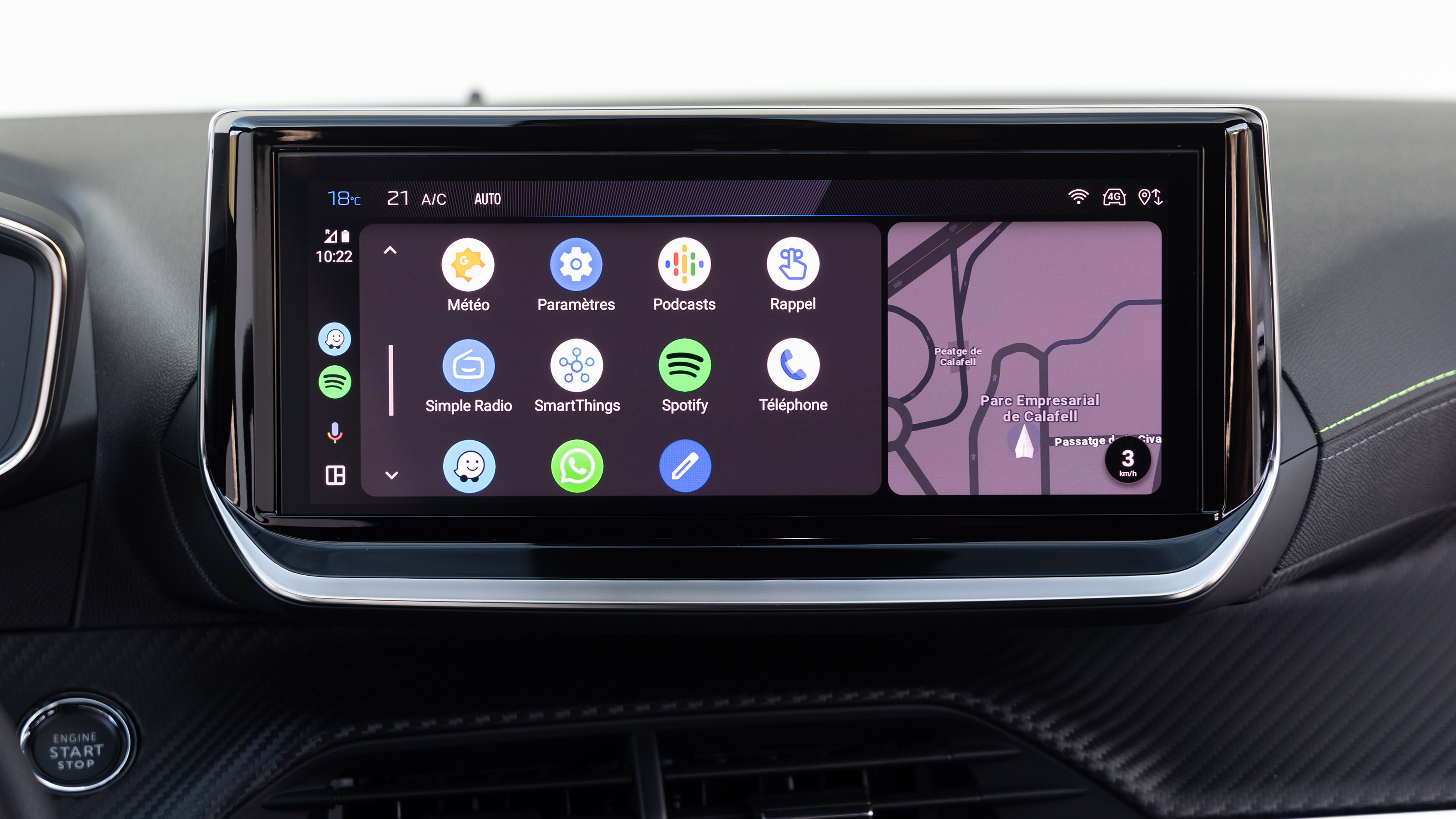 Peugeot E-208 infotainment