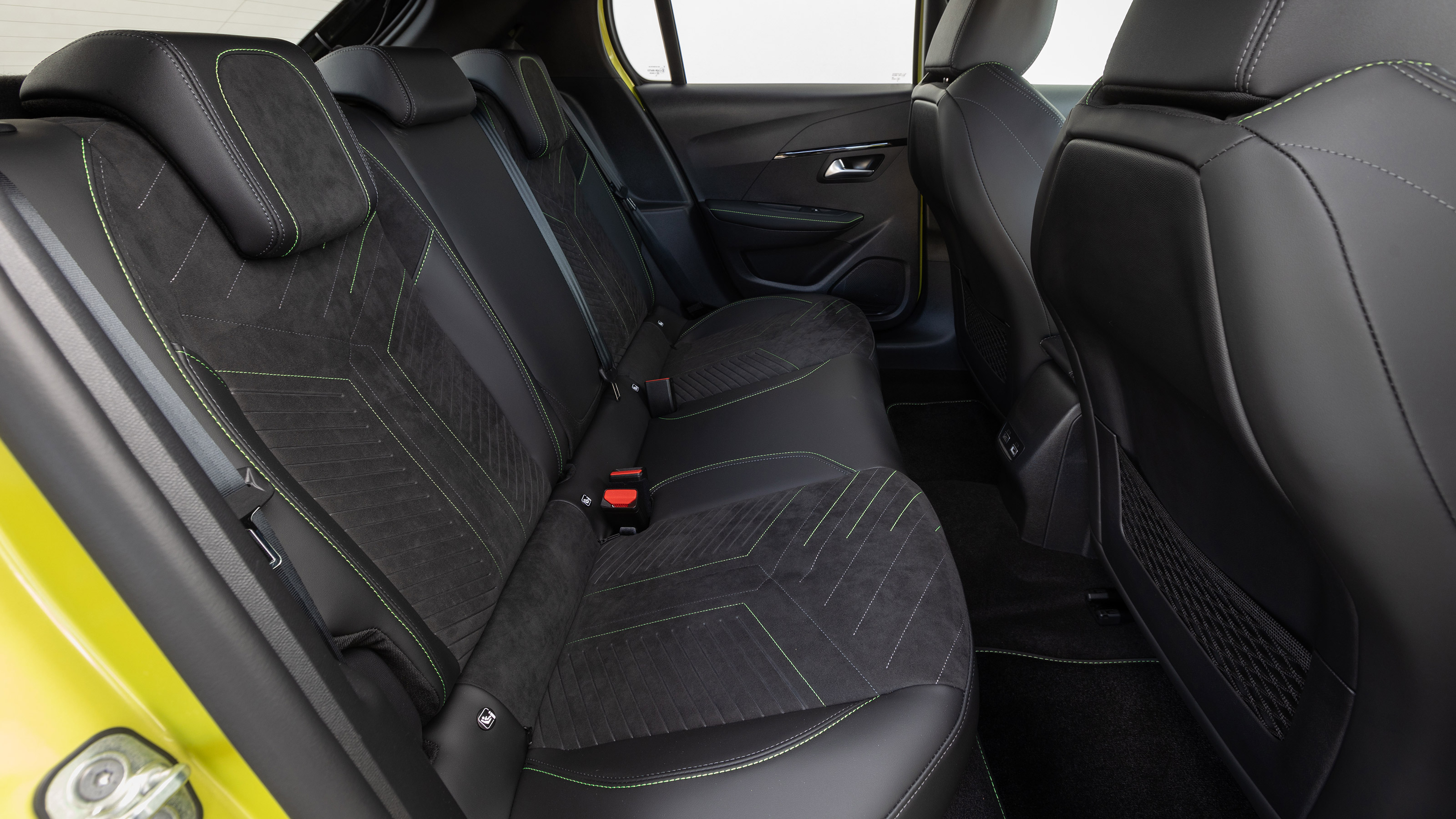 Peugeot E-208 rear seats