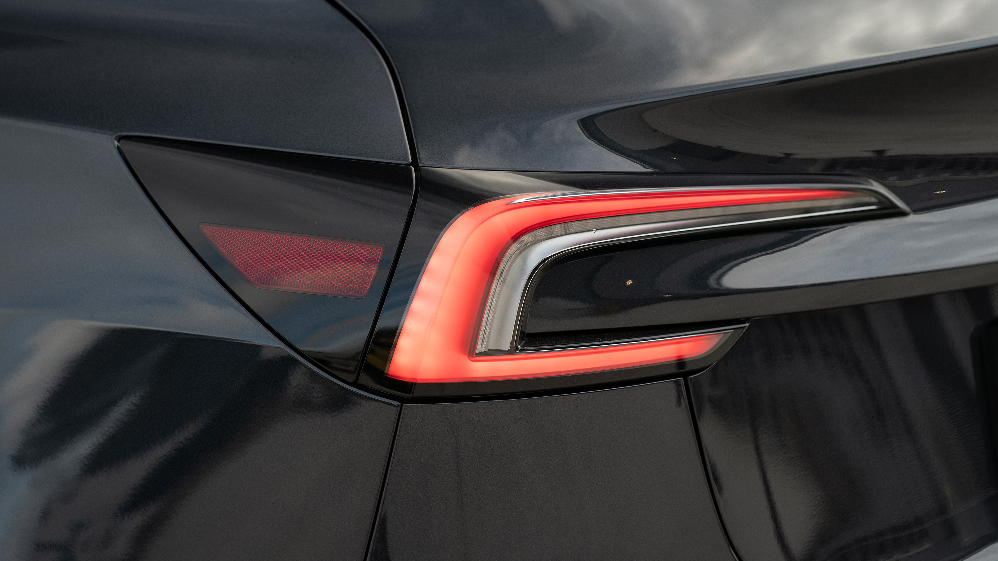 Tesla Model 3 facelift rear lights