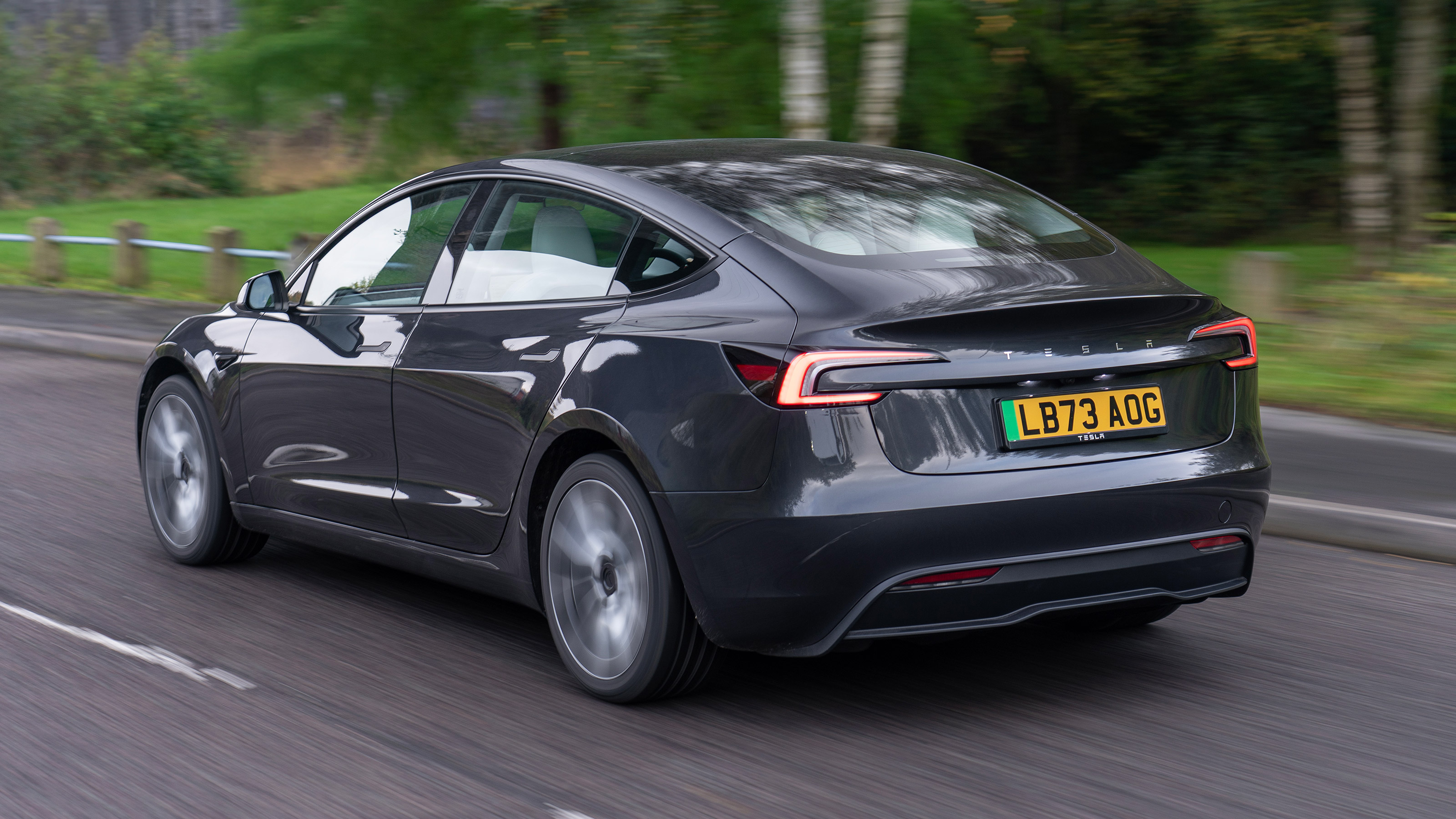 Tesla Model 3 facelift rear 3/4 tracking