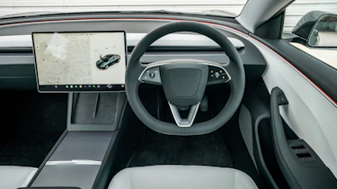Tesla Model 3 facelift steering wheel