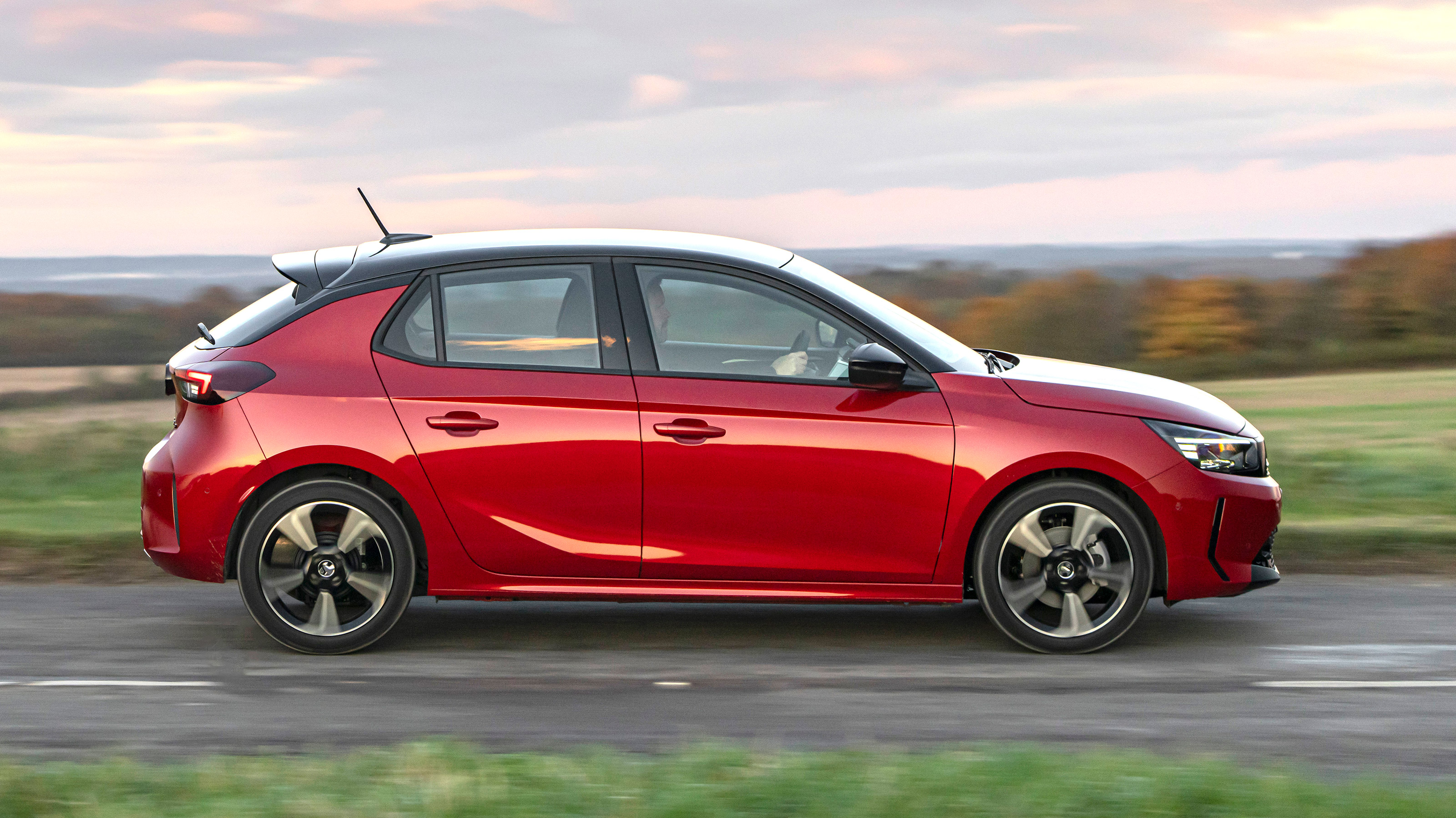 Vauxhall Corsa facelift side panning