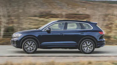 Volkswagen Touareg facelift side panning
