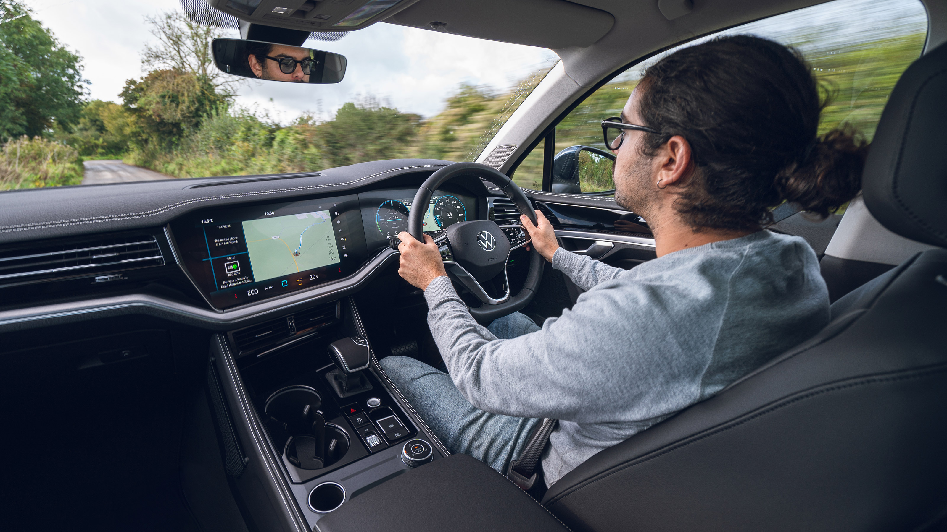 Volkswagen Touareg facelift interior staff