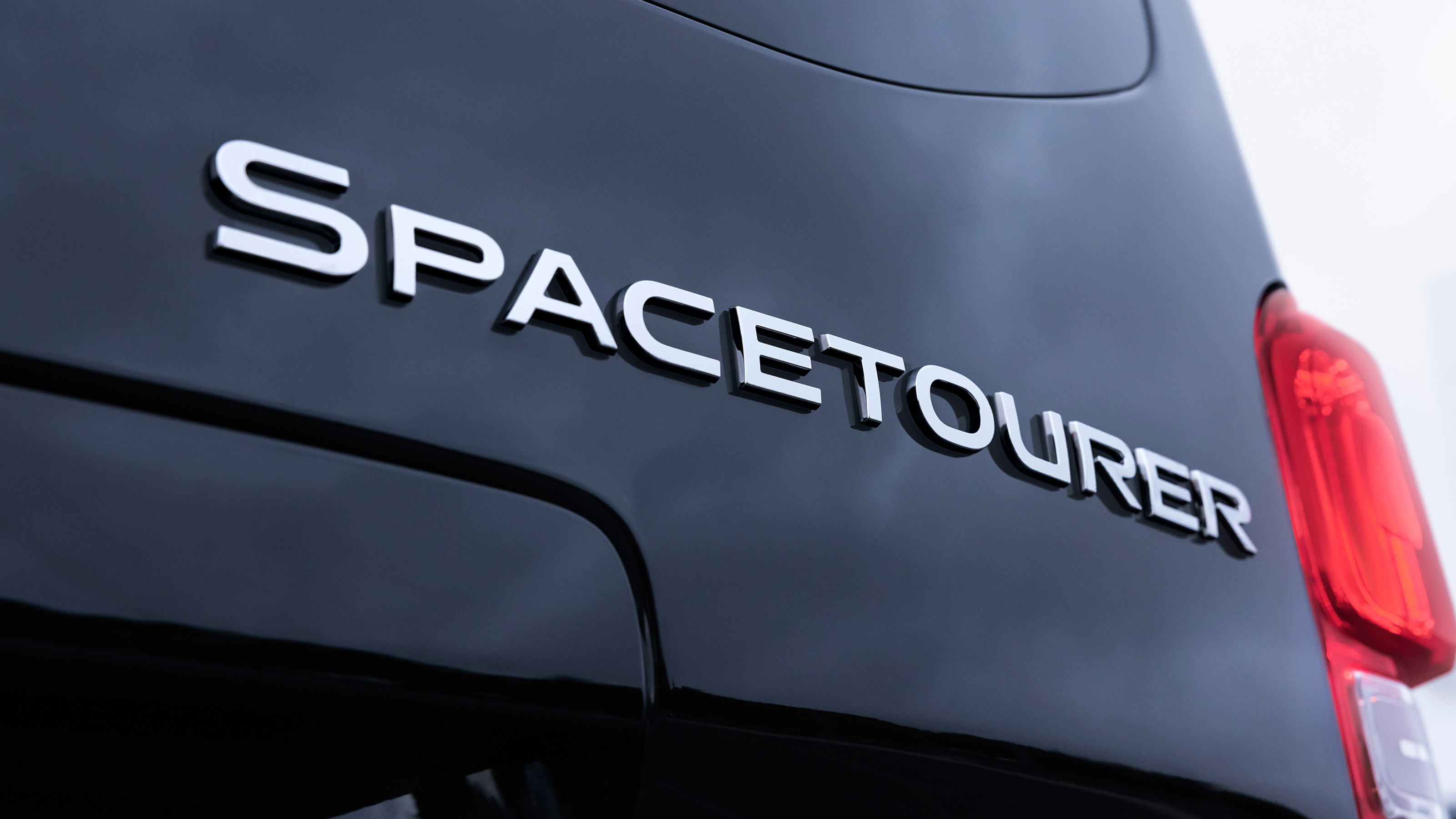 Citroen e-SpaceTourer rear badge