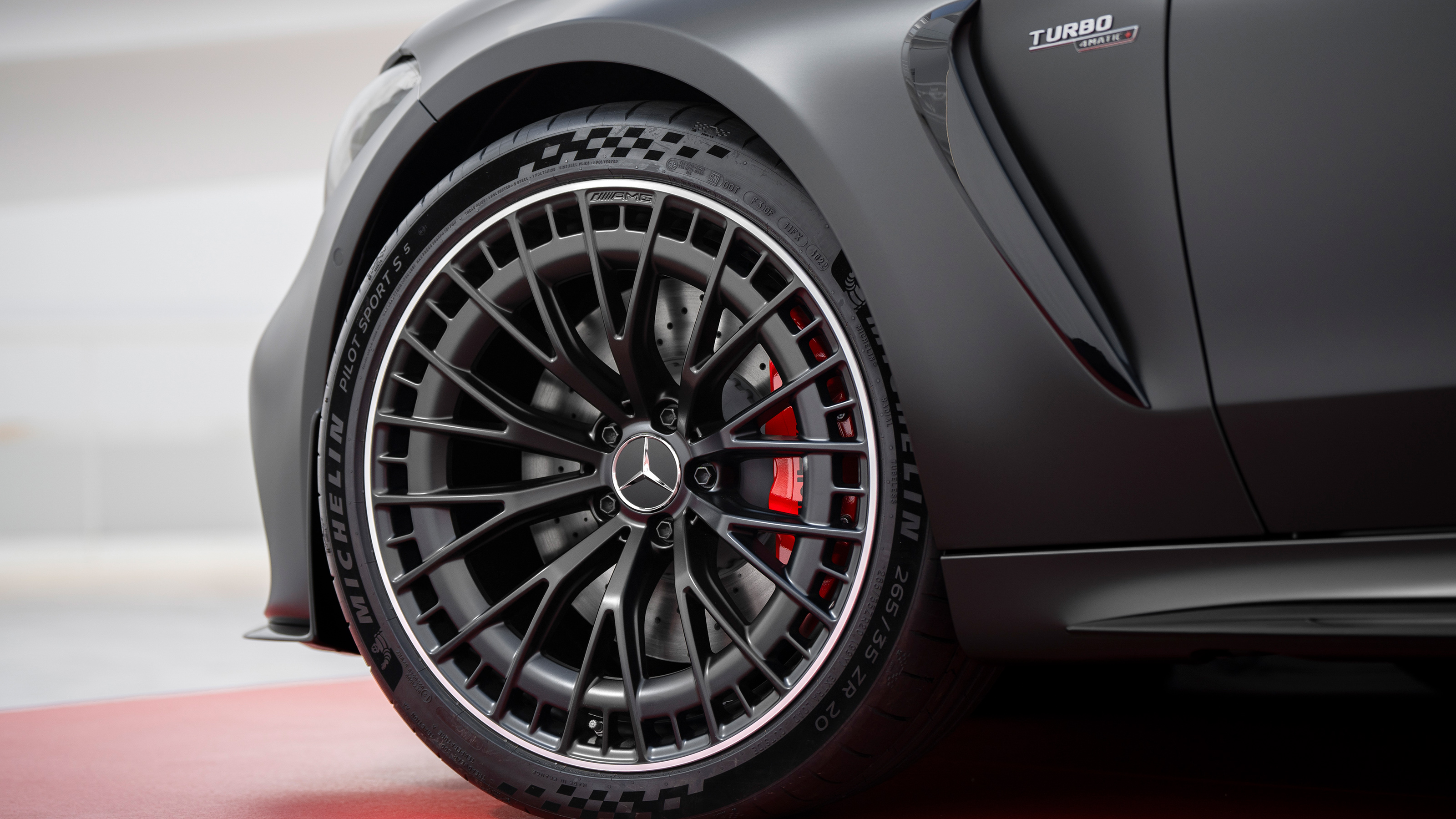 Mercedes-AMG CLE 53 front wheel
