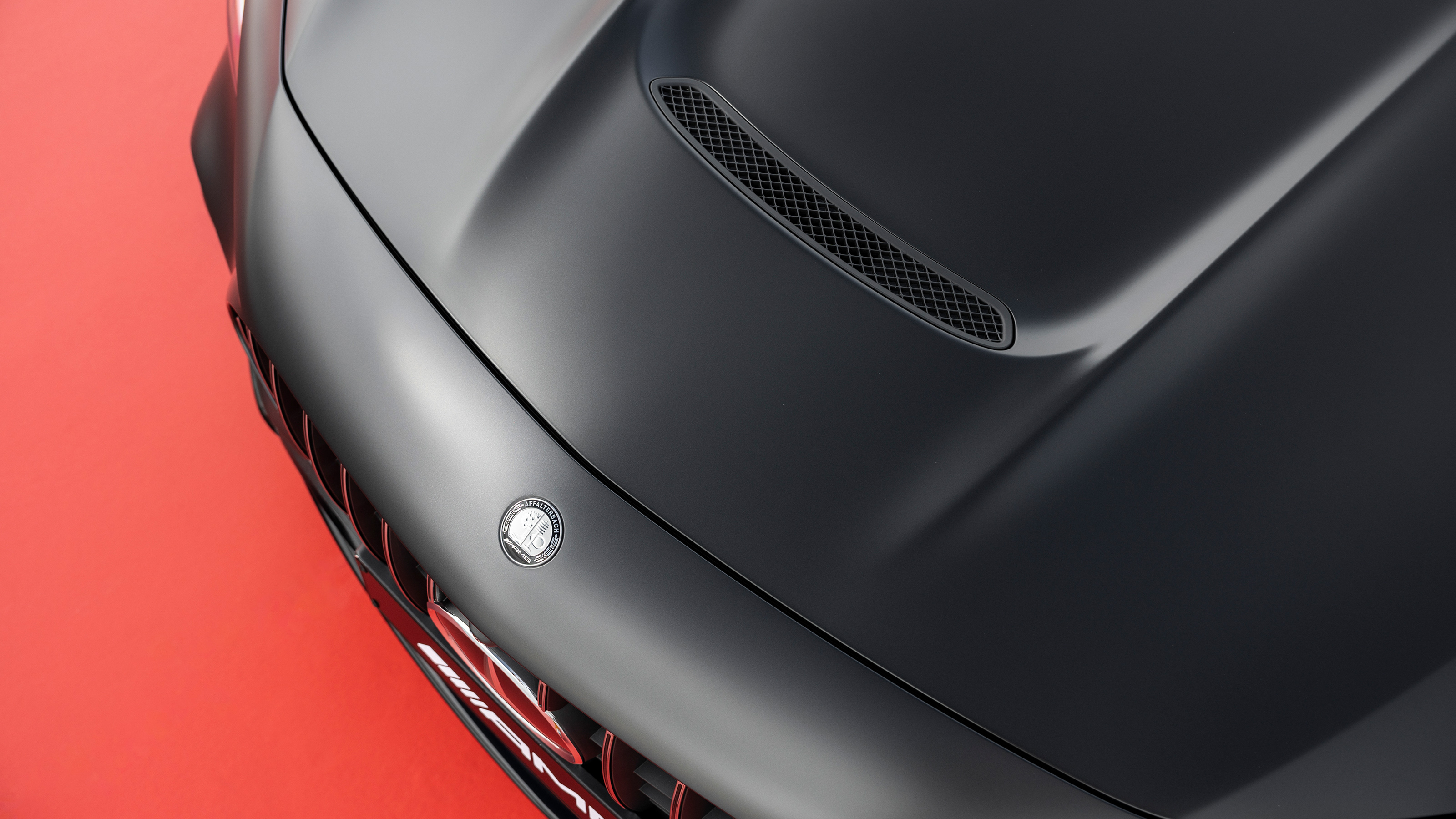 Mercedes-AMG CLE 53 bonnet vent