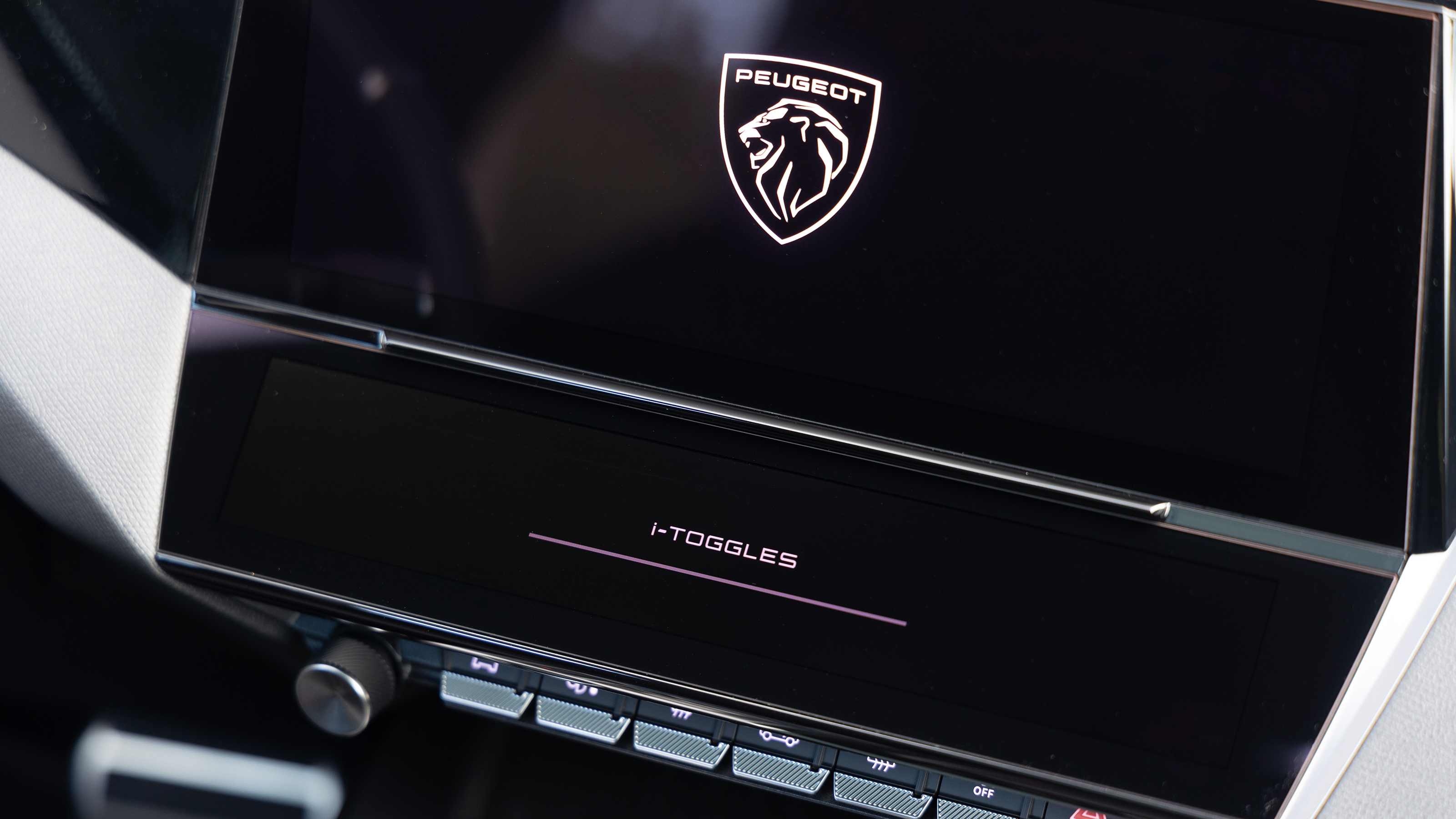 Peugeot E-308 SW infotainment