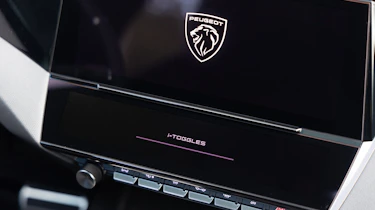 Peugeot E-308 SW infotainment