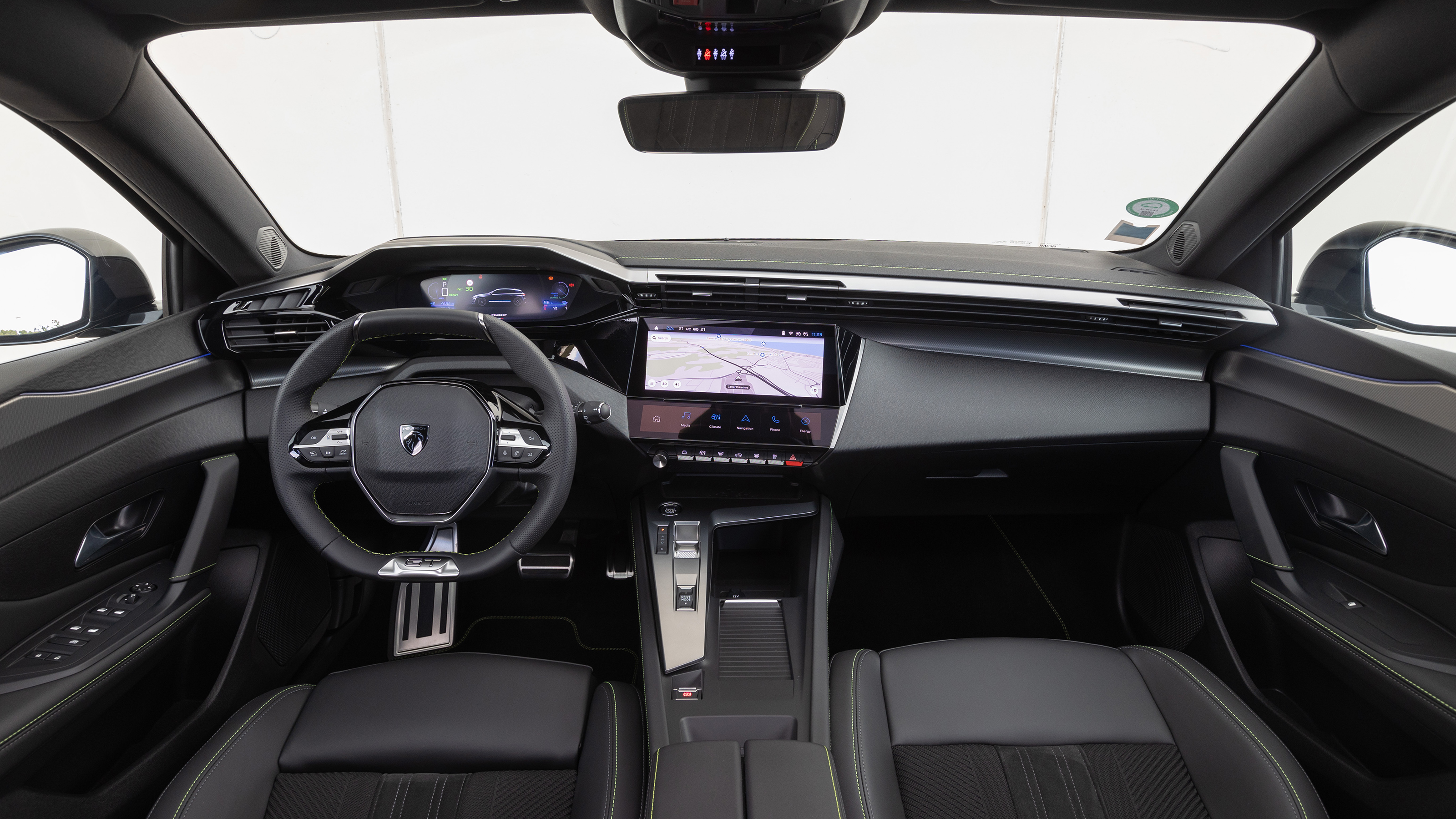 Peugeot E-308 SW dashboard