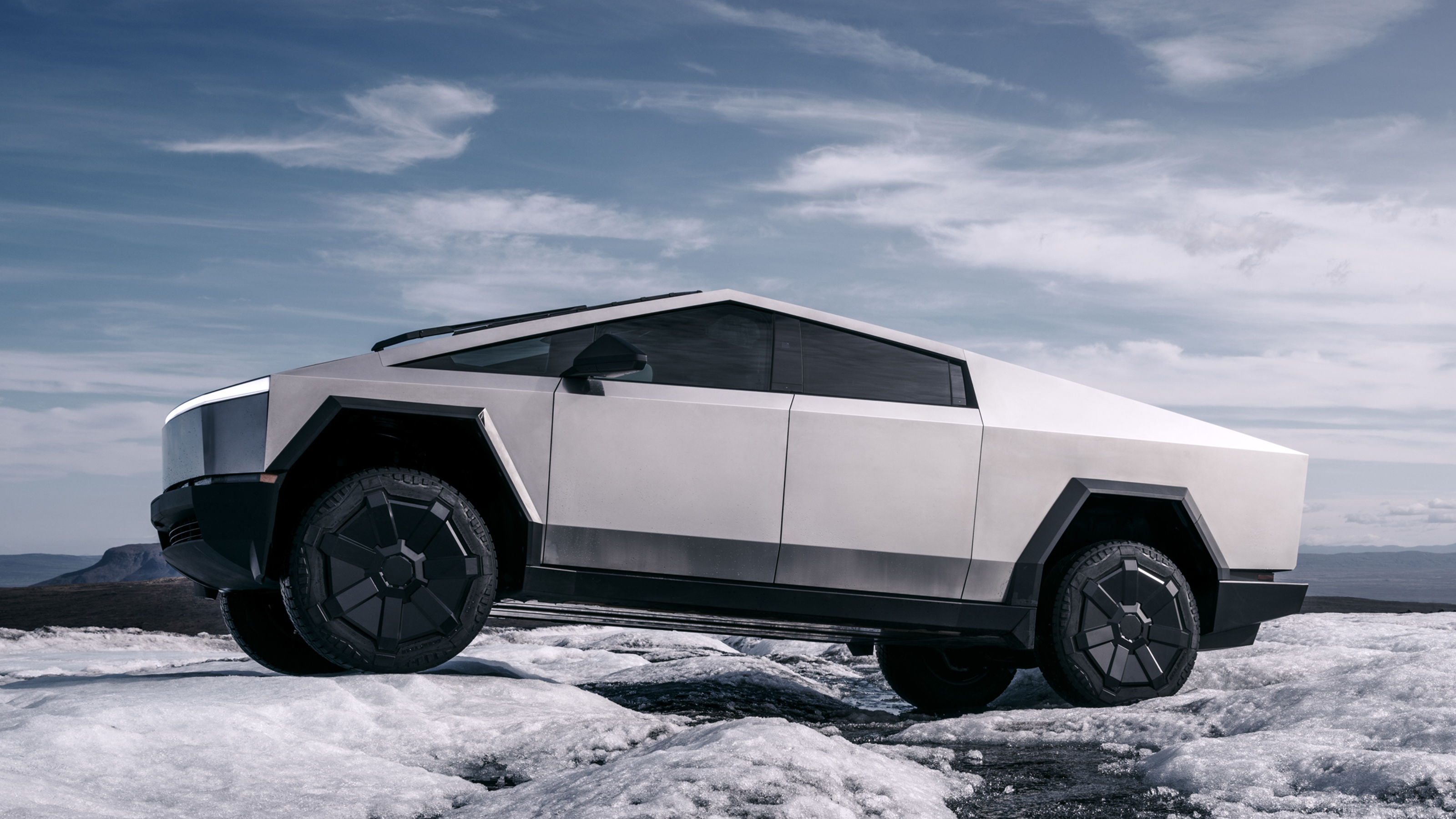 Tesla Cybertruck side view