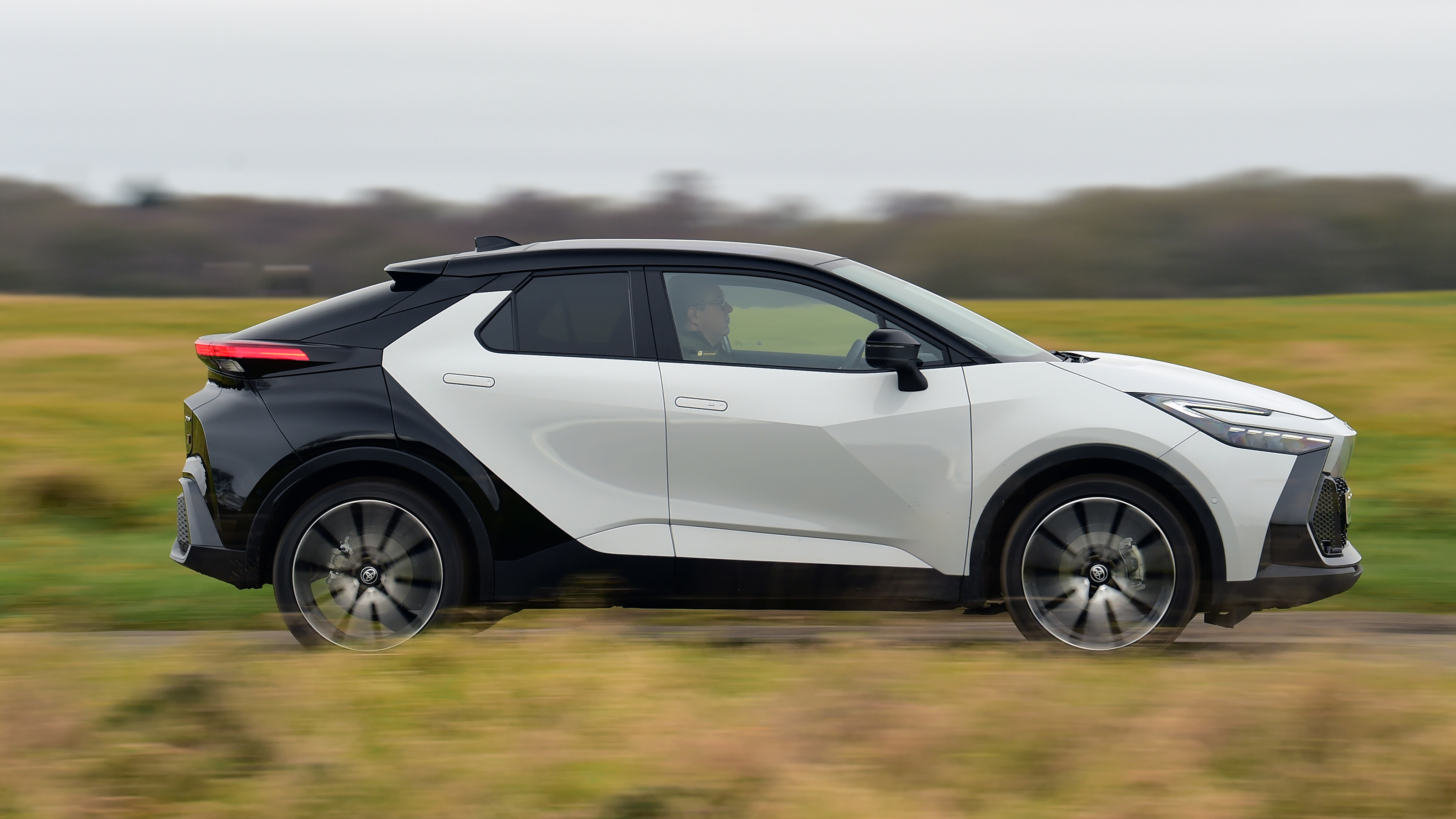 Toyota C-HR UK side dynamic