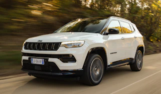 Jeep Compass tracking front quarter