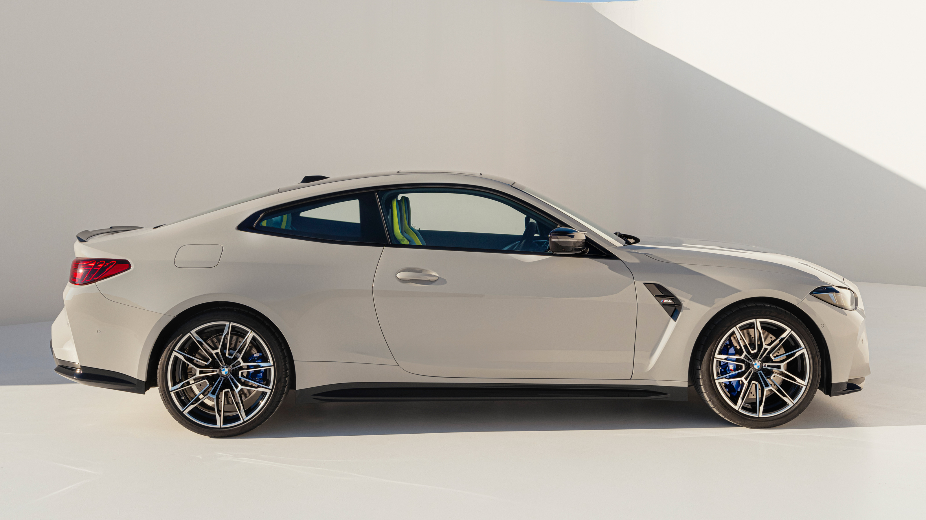 2024 BMW M4 Competition side