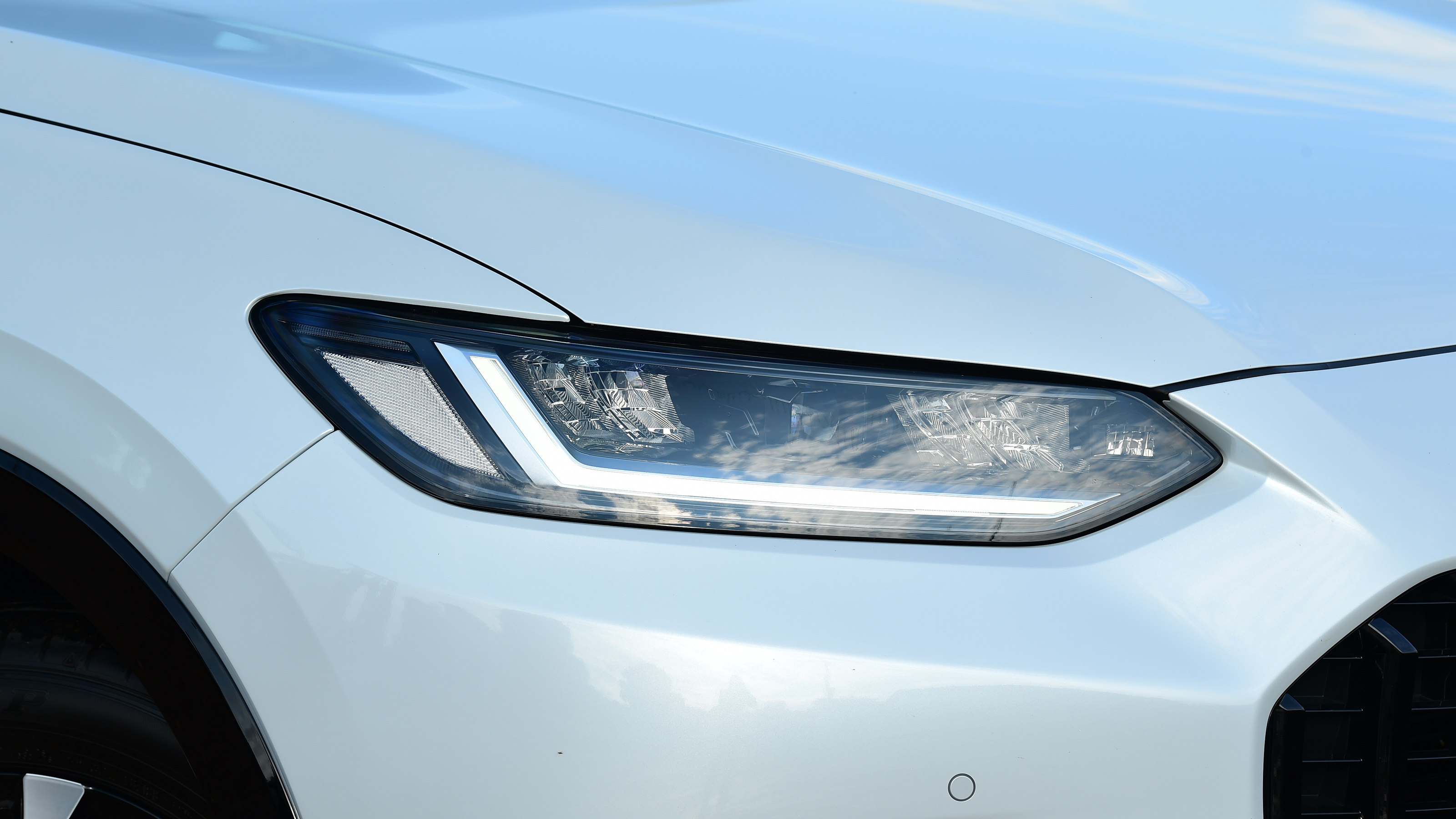 Honda ZR-V UK drive headlight
