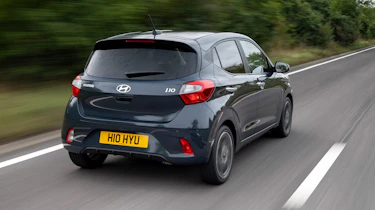 Hyundai i10 facelift rear 3/4 tracking