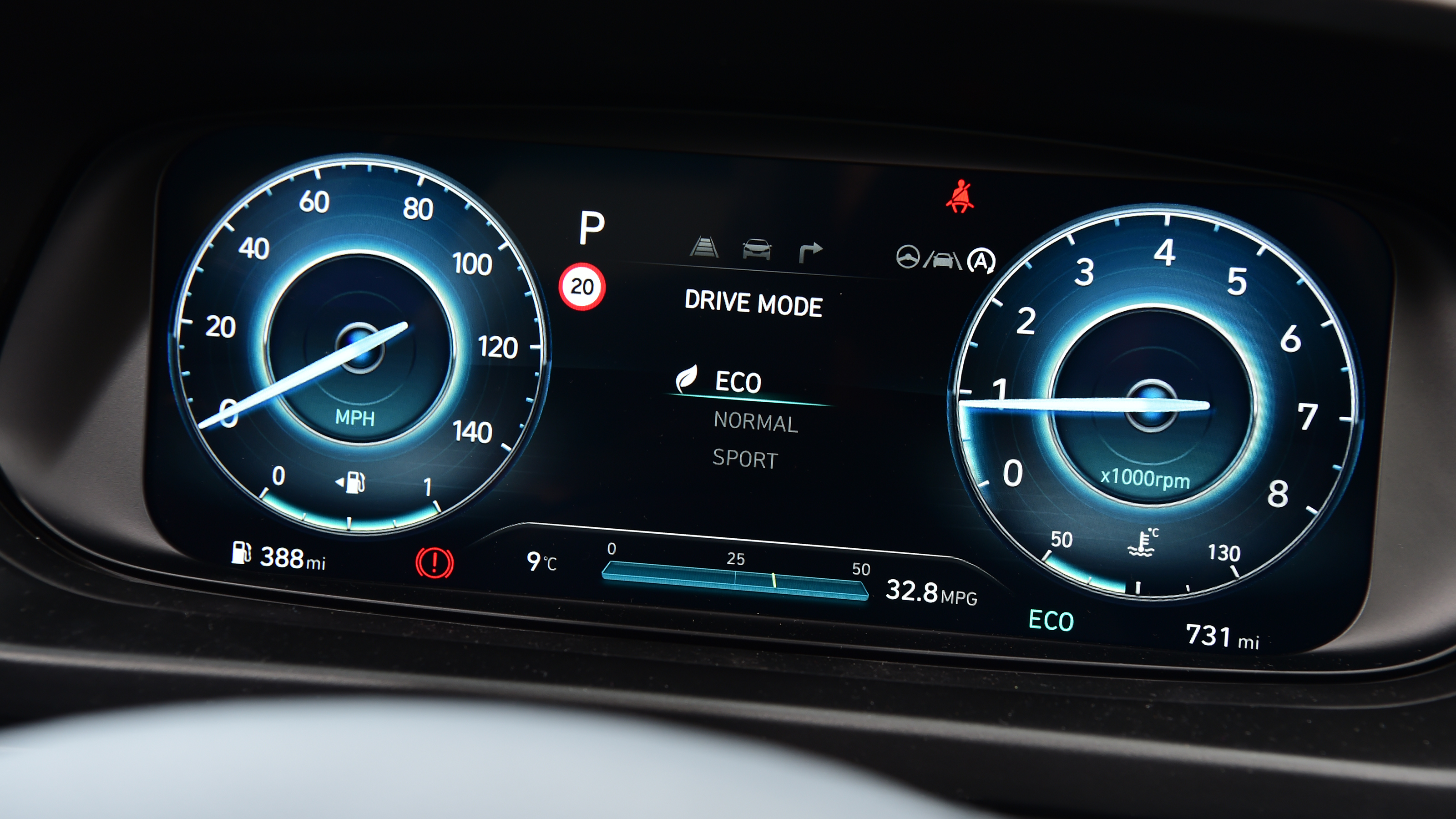 Hyundai i20 facelift gauge cluster eco