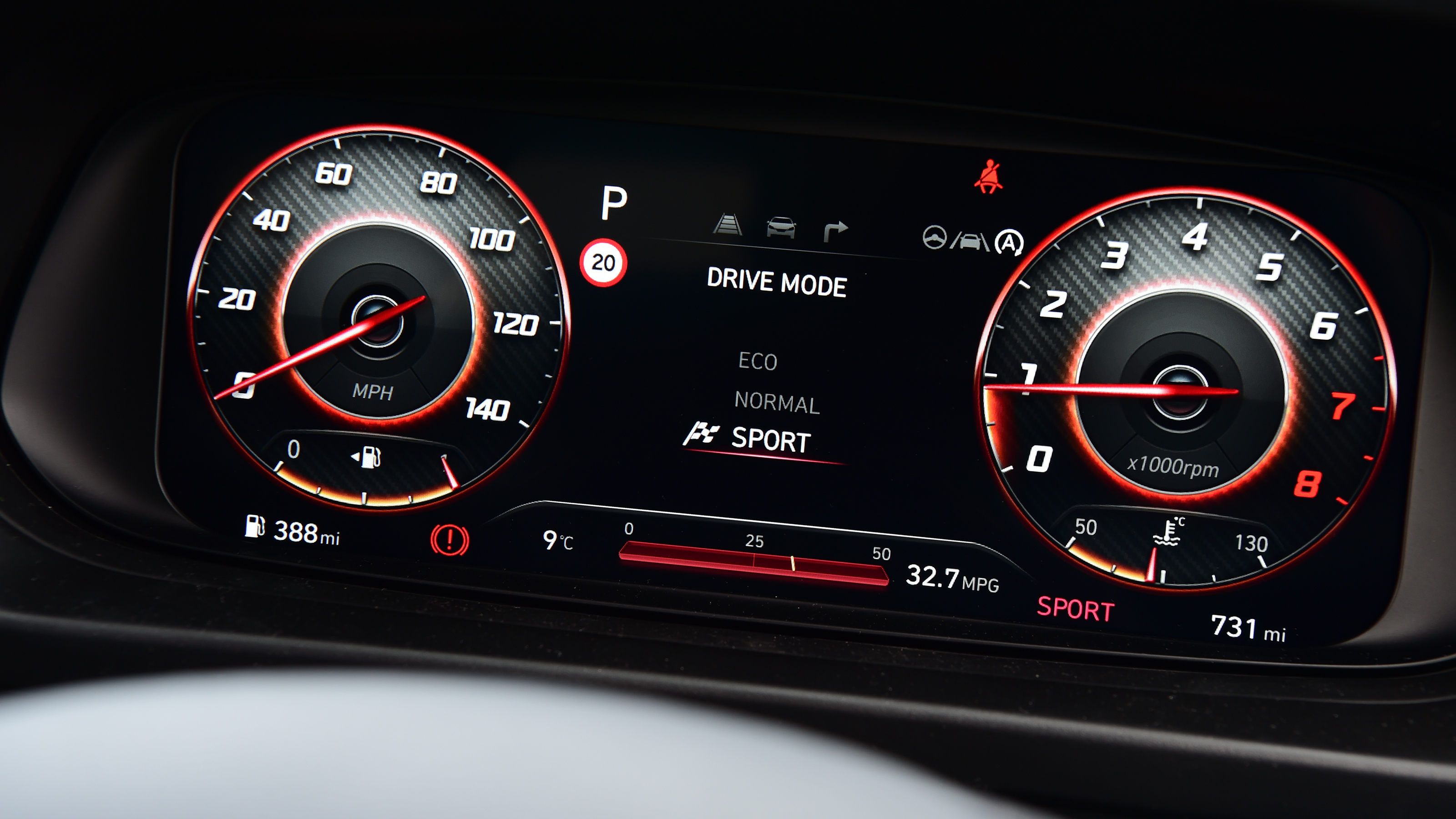 Hyundai i20 facelift gauge cluster