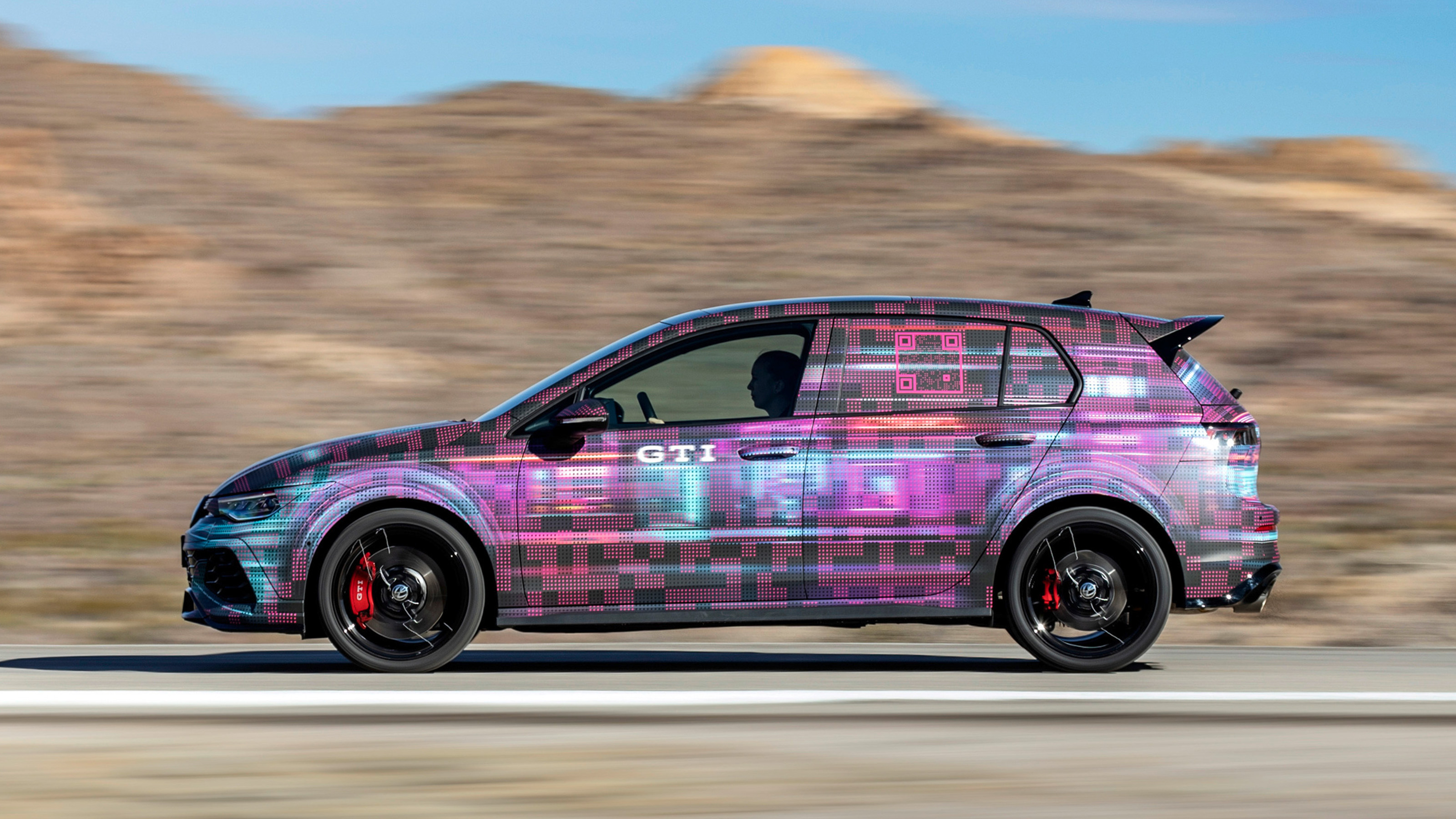 VW Golf GTI dynamic side