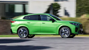 BMW X2 side dynamic