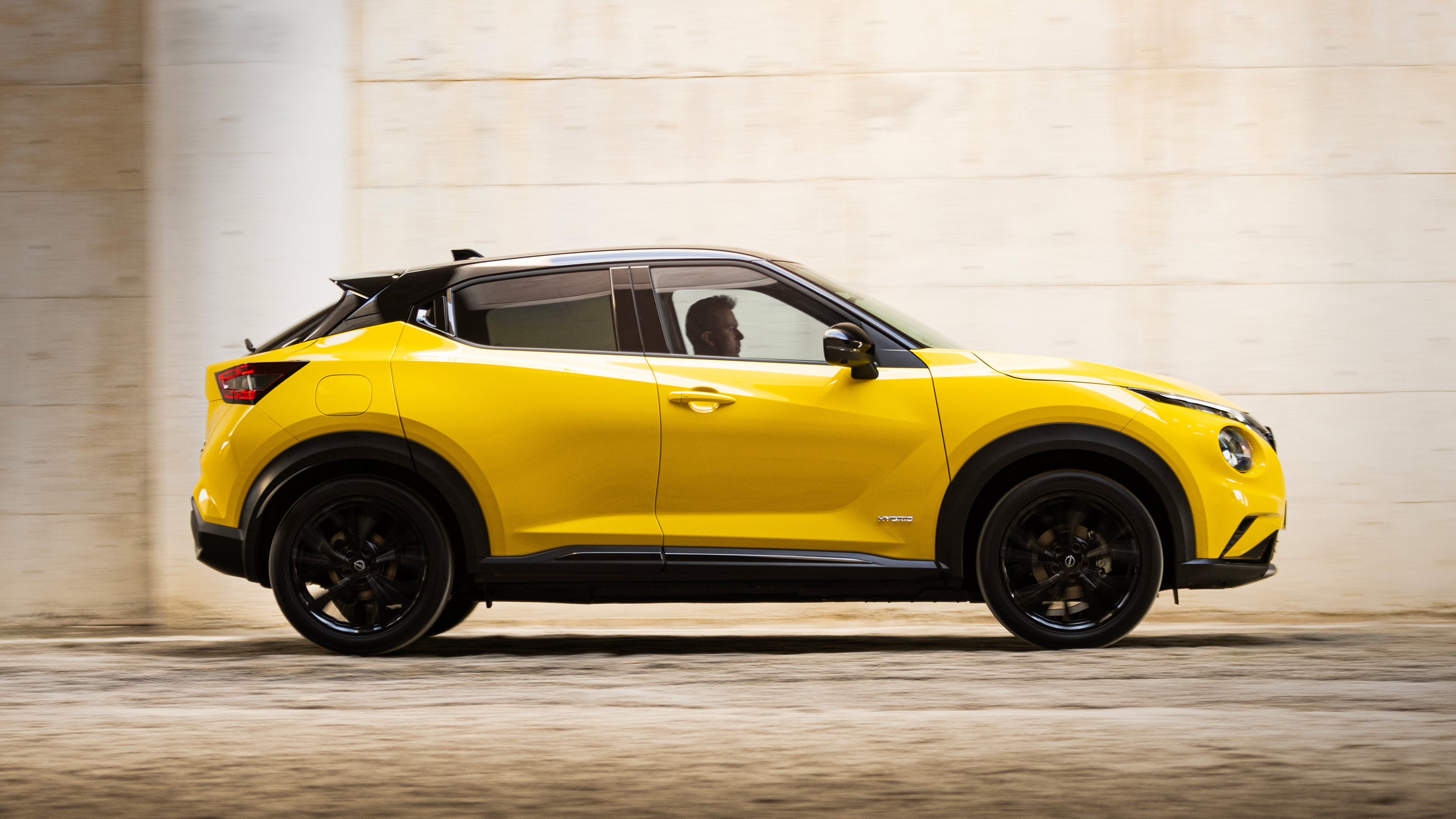 Nissan Juke side