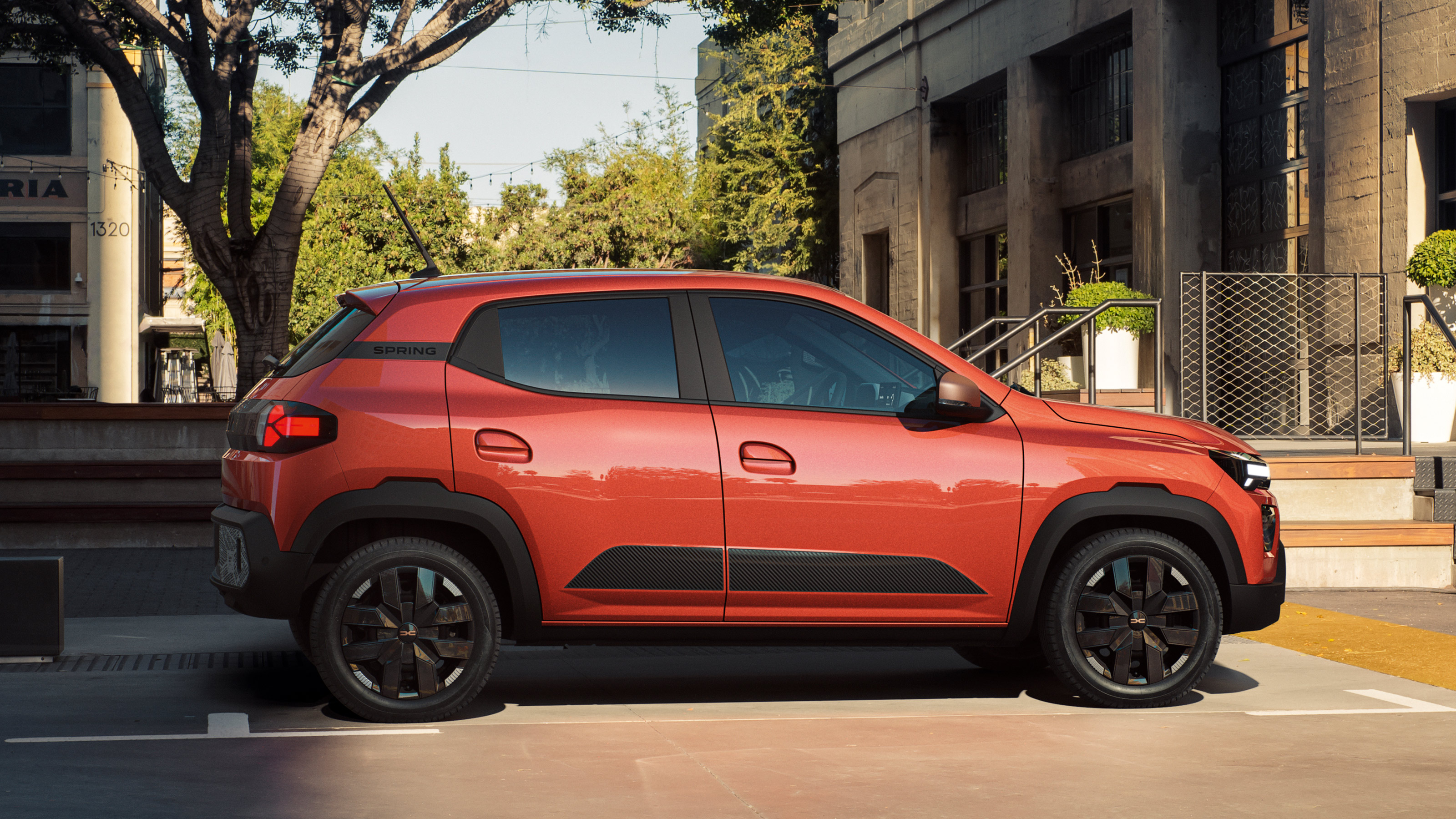 Dacia Spring side