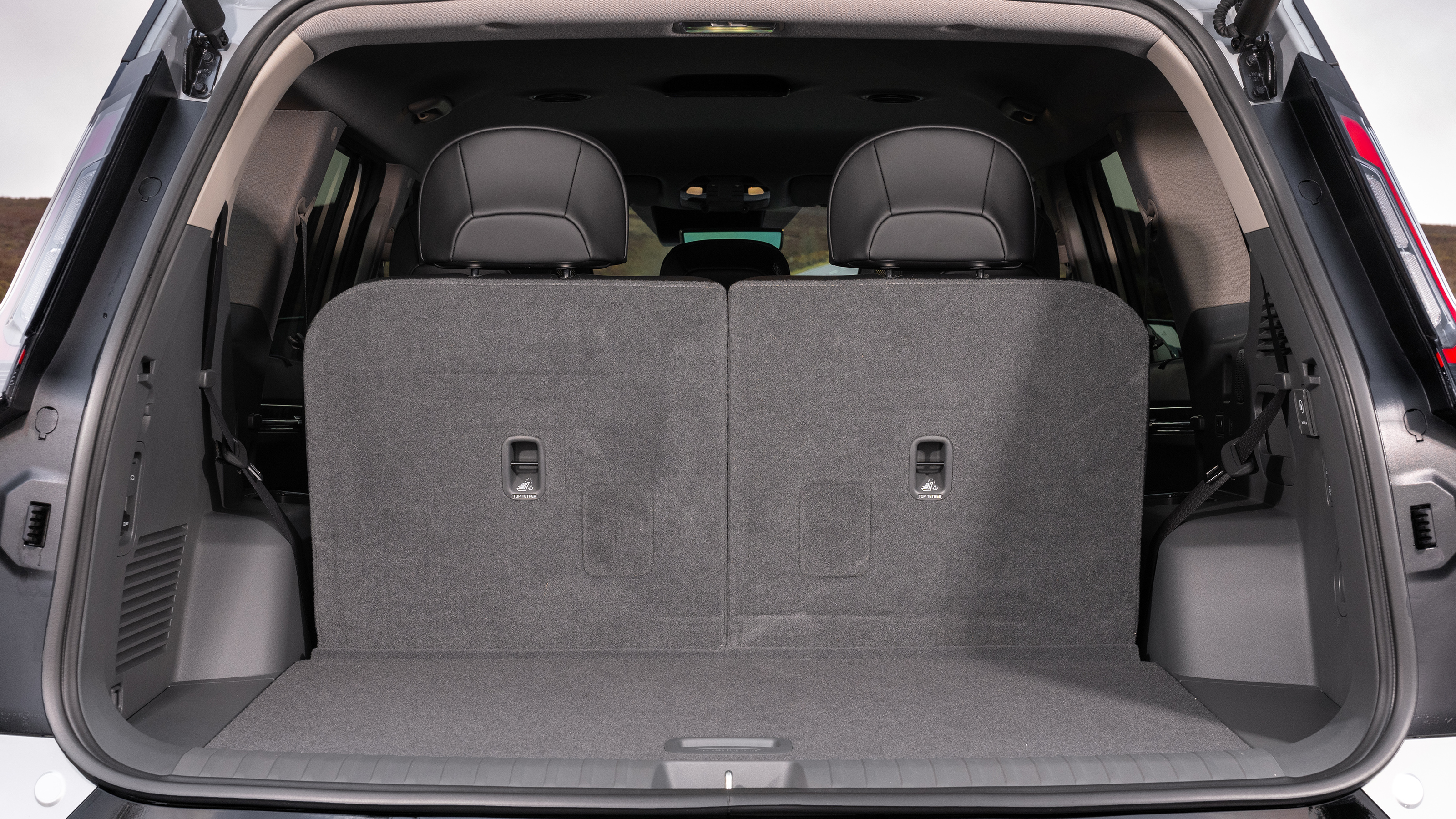 Kia EV9 Air boot seats up
