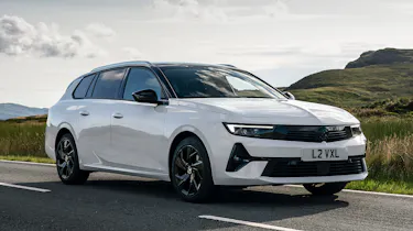 Vauxhall Astra Sports Tourer front quarter