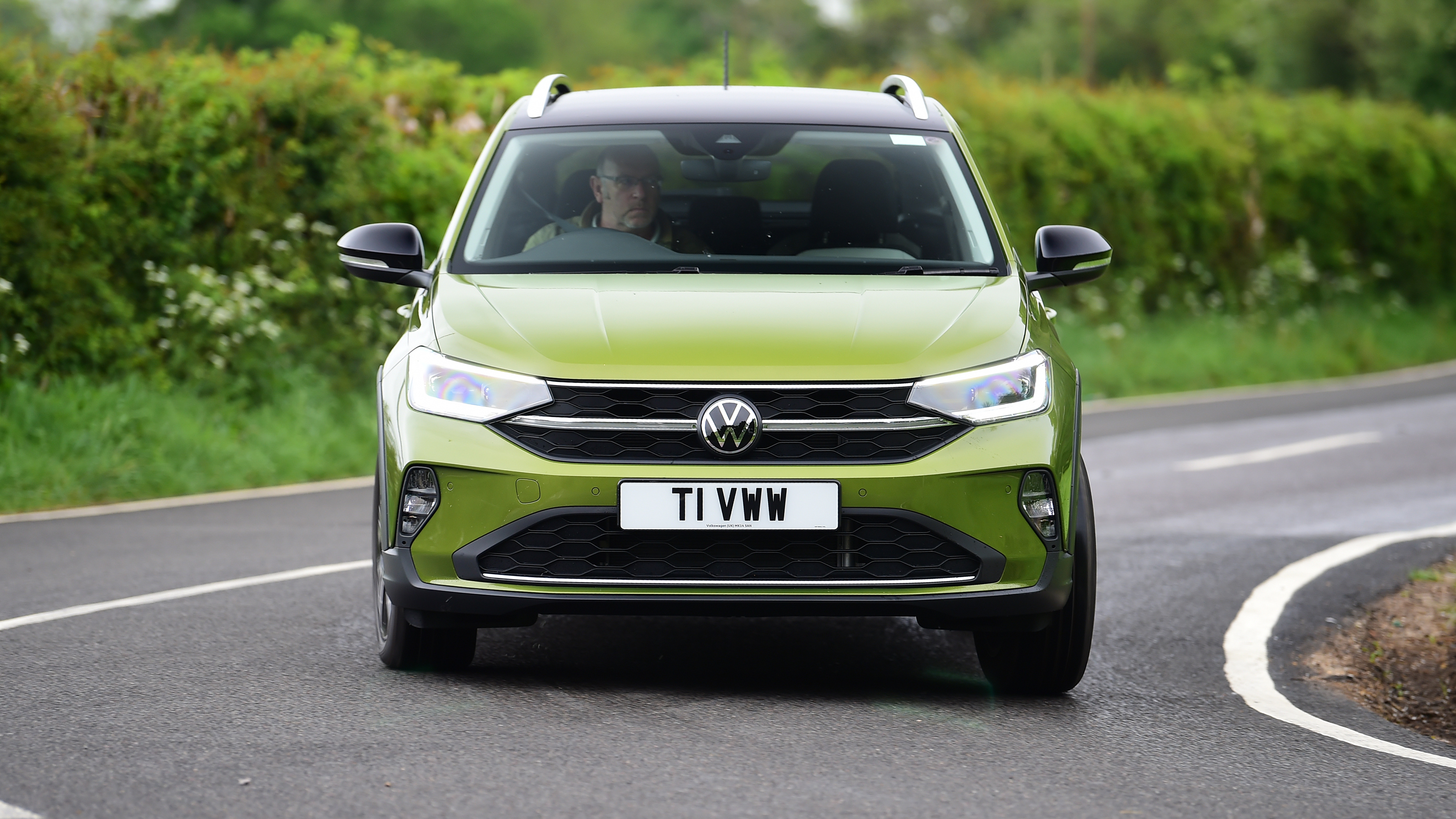 Volkswagen Taigo head-on driving