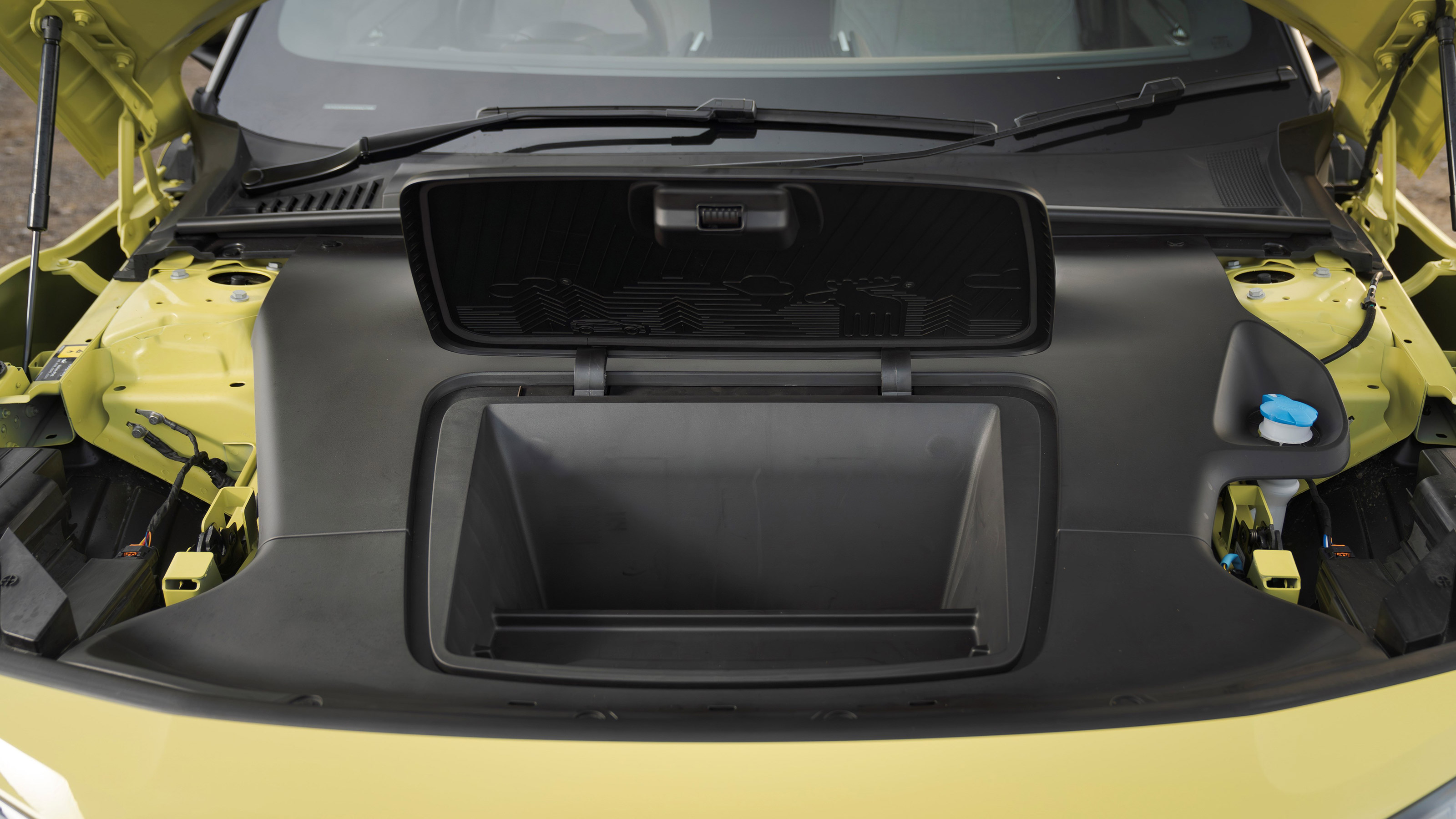 Volvo EX30 UK bonnet