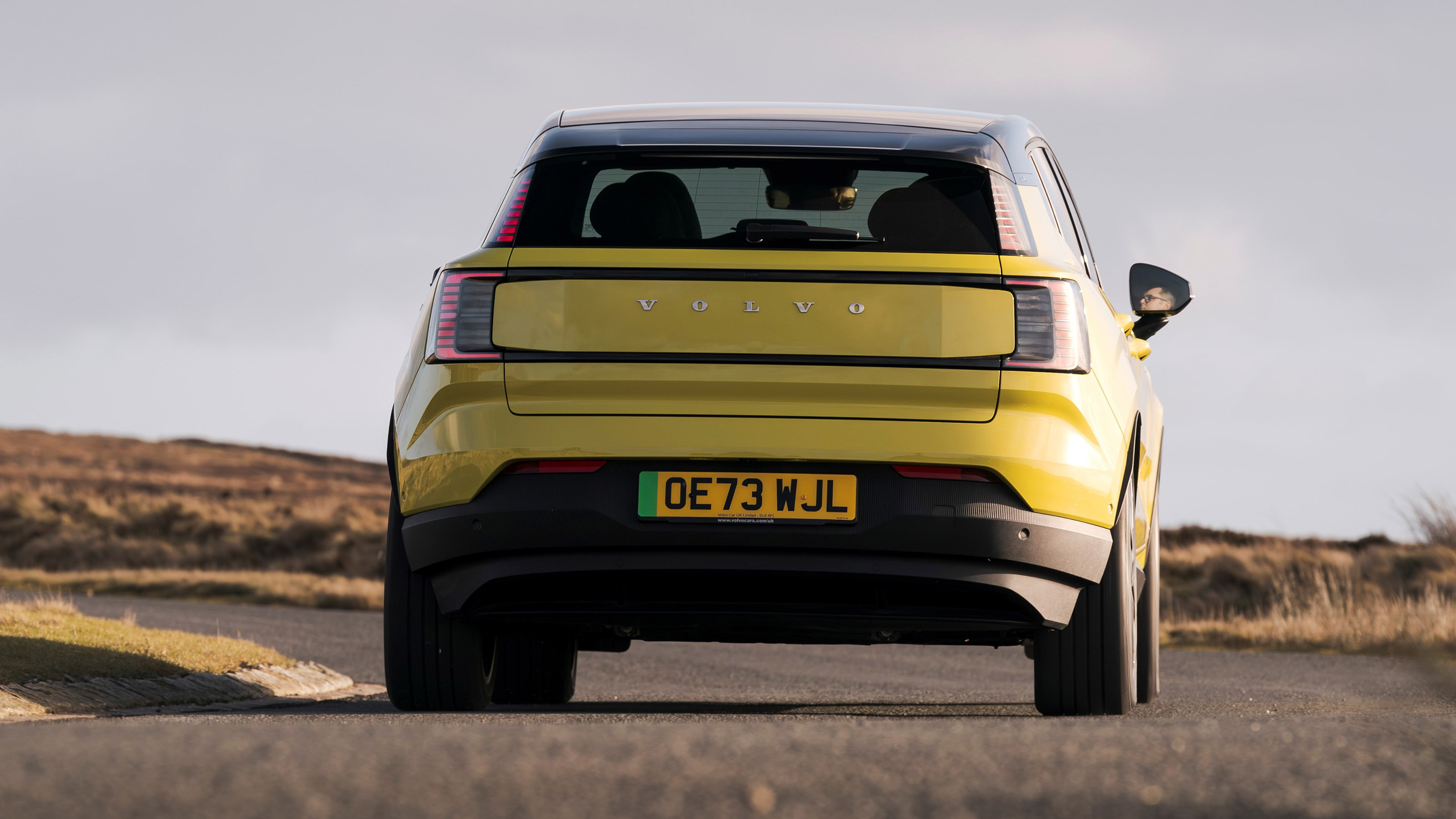 Volvo EX30 UK rear driving