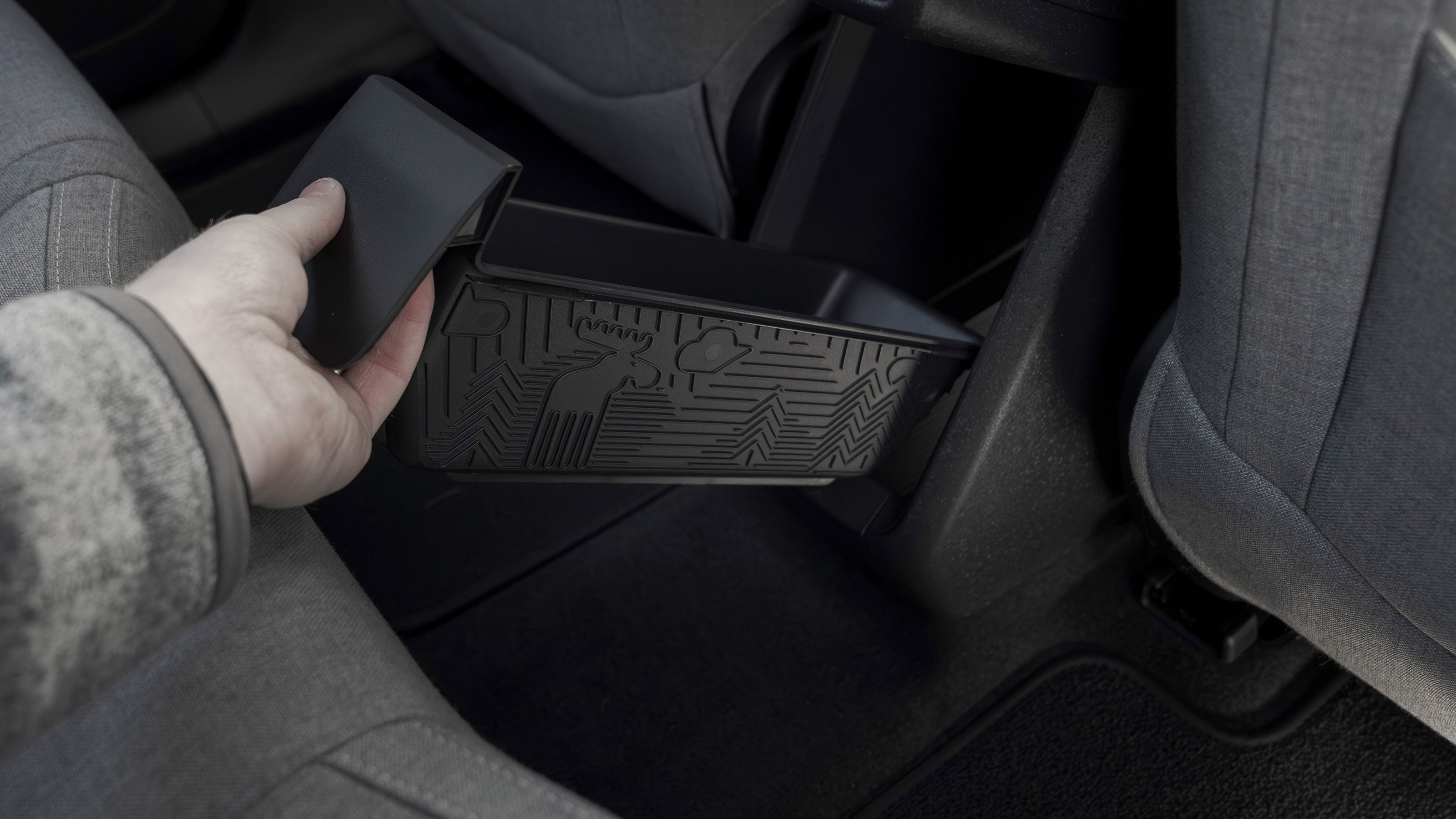 Volvo EX30 UK rear storage bin