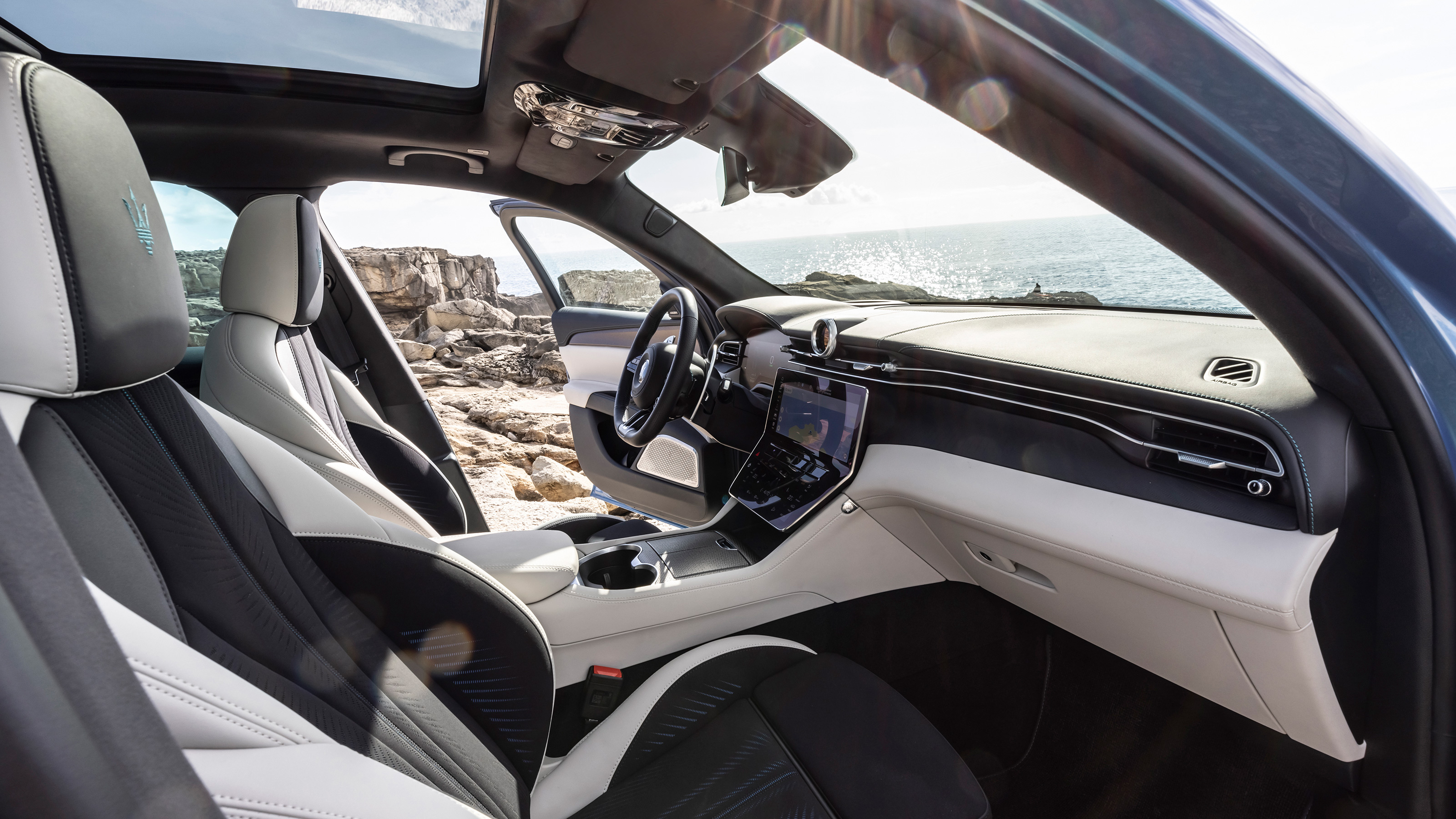 Maserati Grecale Folgore interior