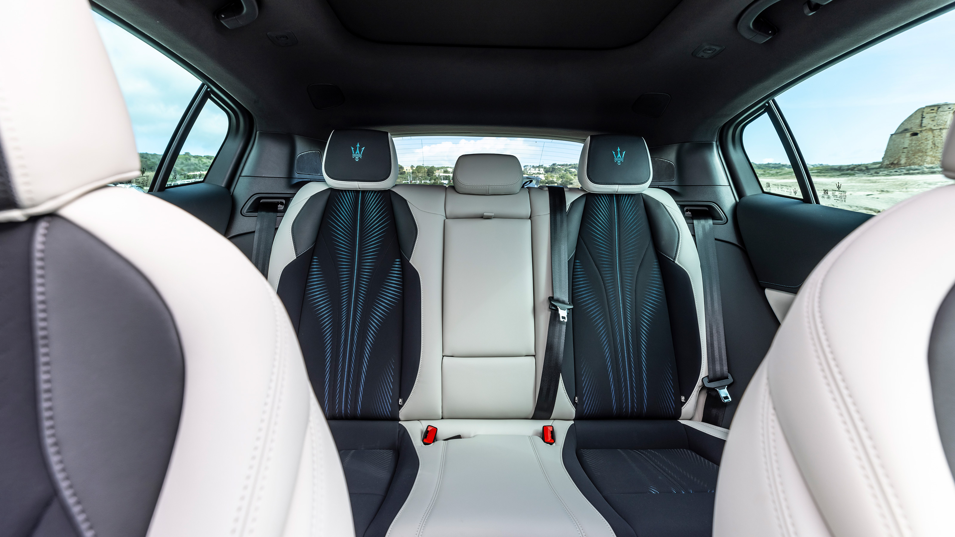 Maserati Grecale Folgore rear seats