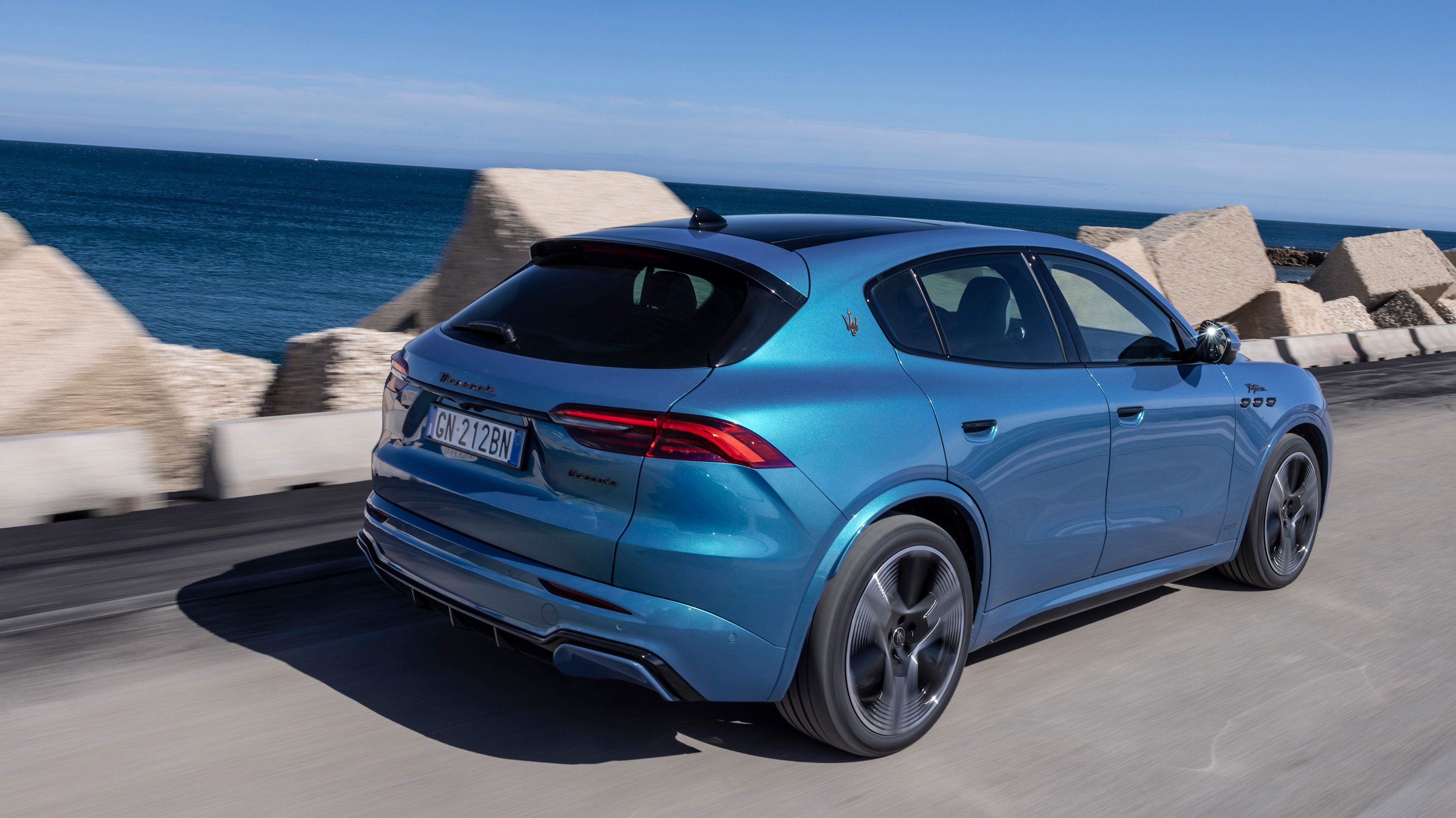 Maserati Grecale Folgore rear quarter