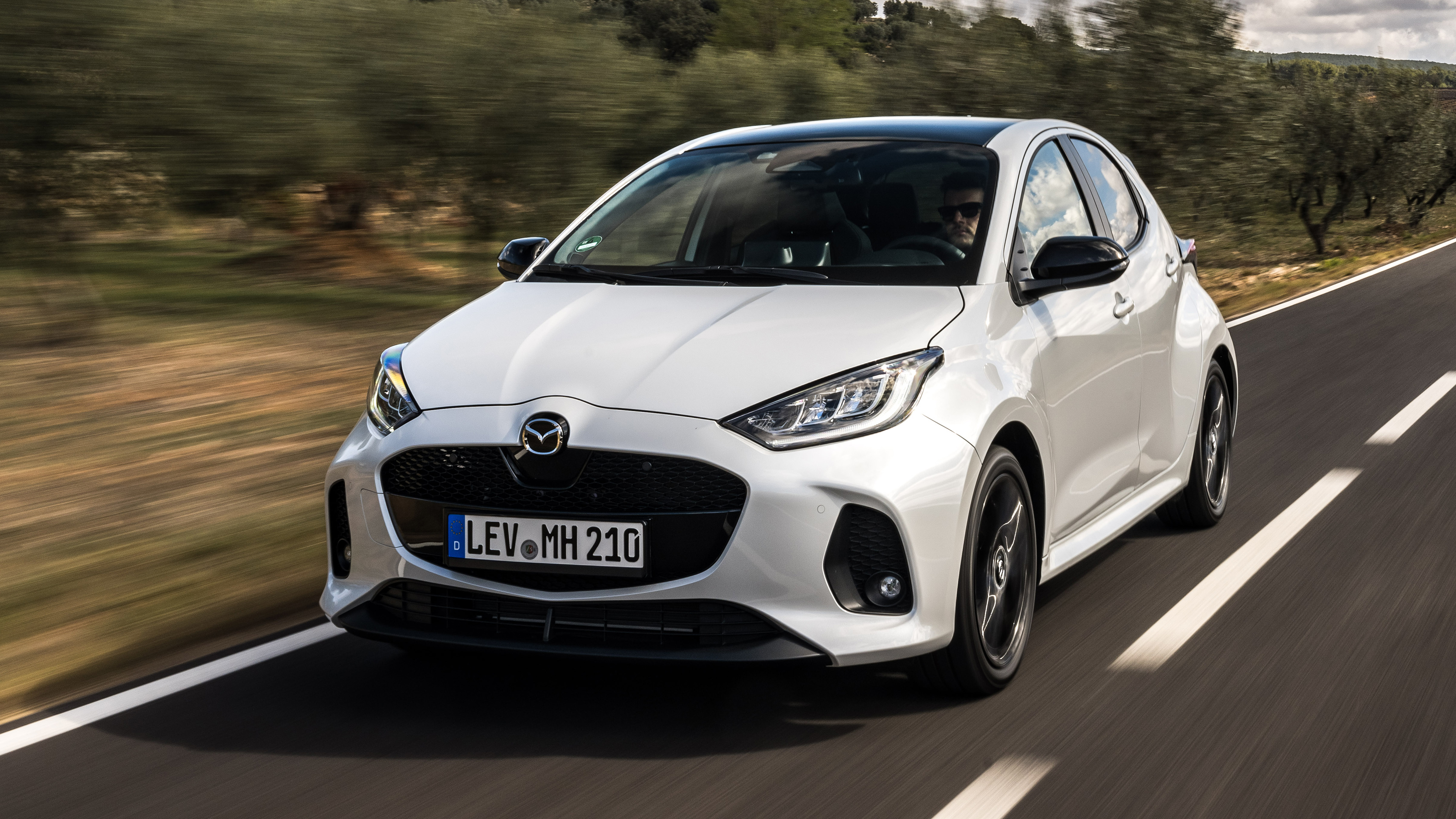 Mazda2 Hybrid front dynamic