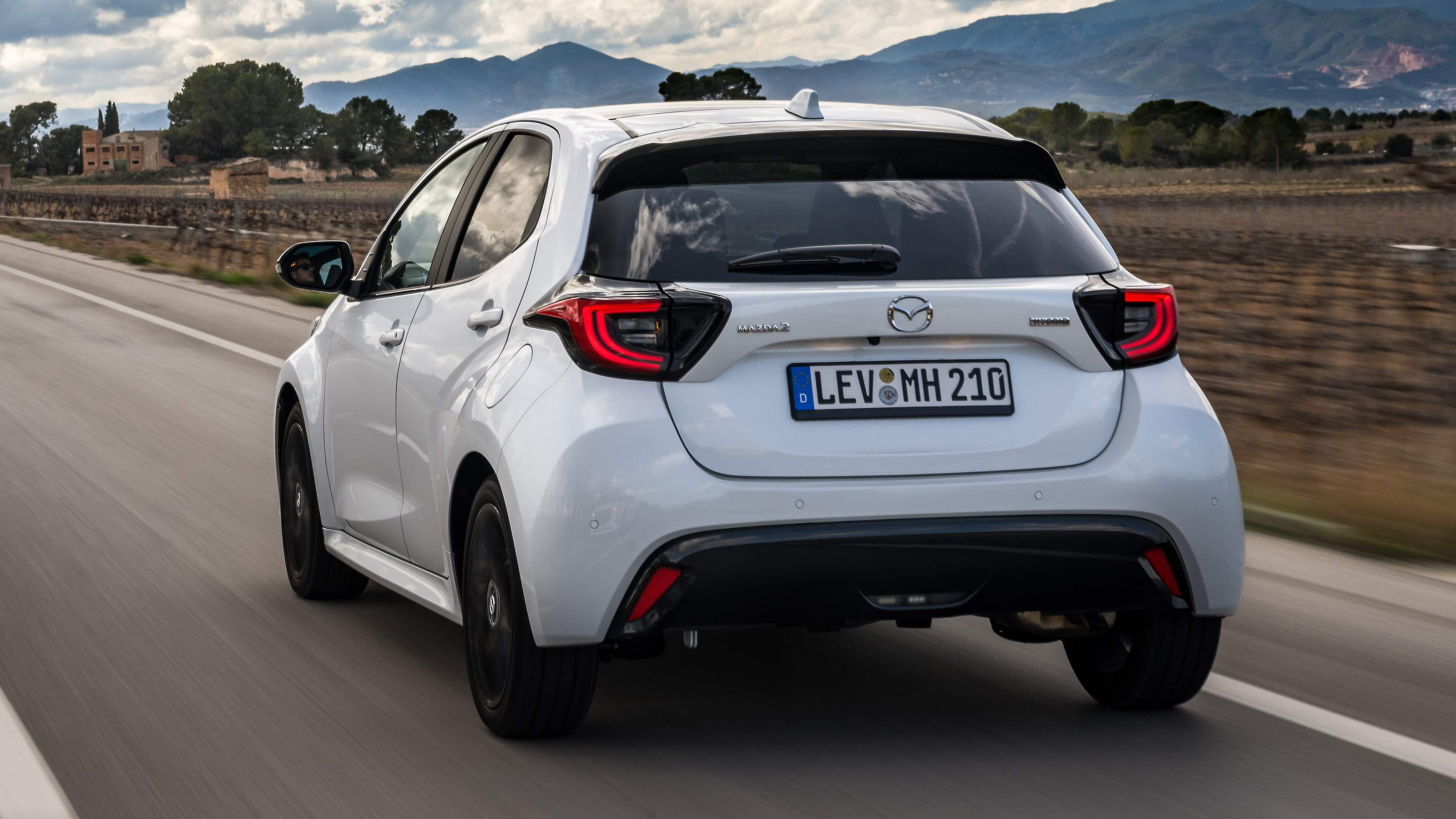 Mazda2 Hybrid rear dynamic