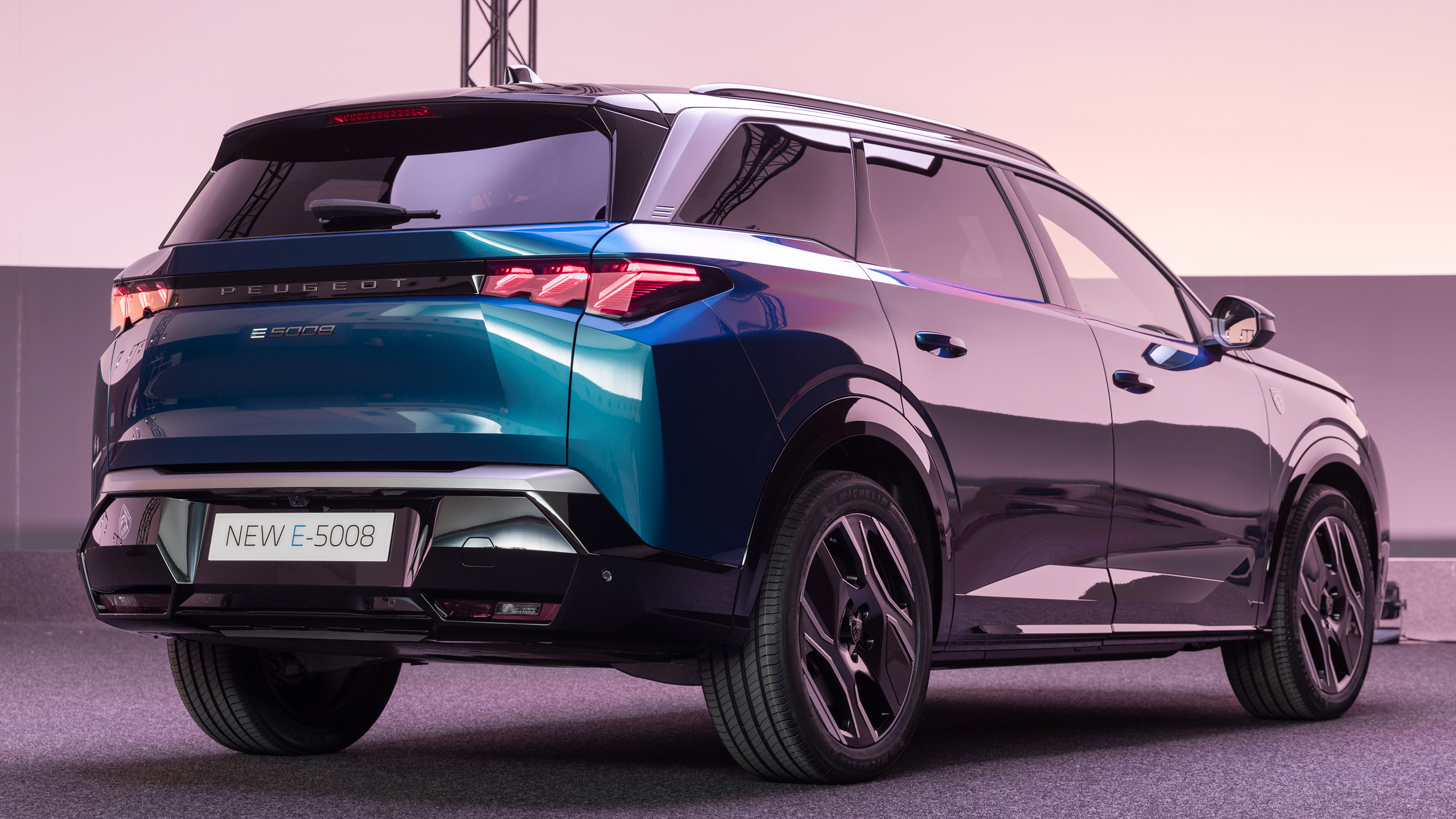 Peugeot E-5008 SUV rear quarter