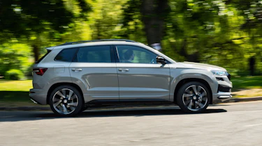 Skoda Karoq SportLine side panning