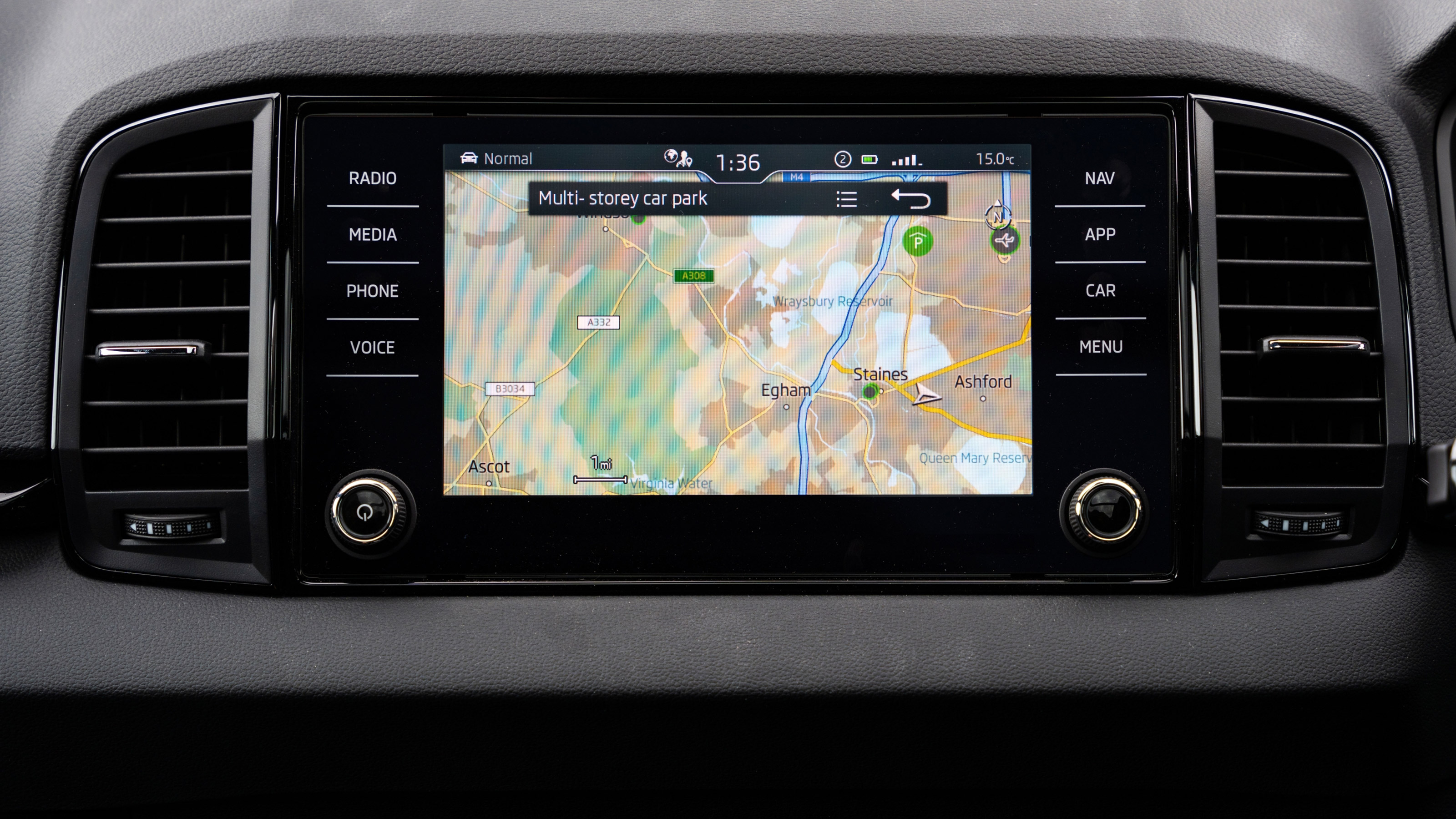 Skoda Karoq SportLine infotainment
